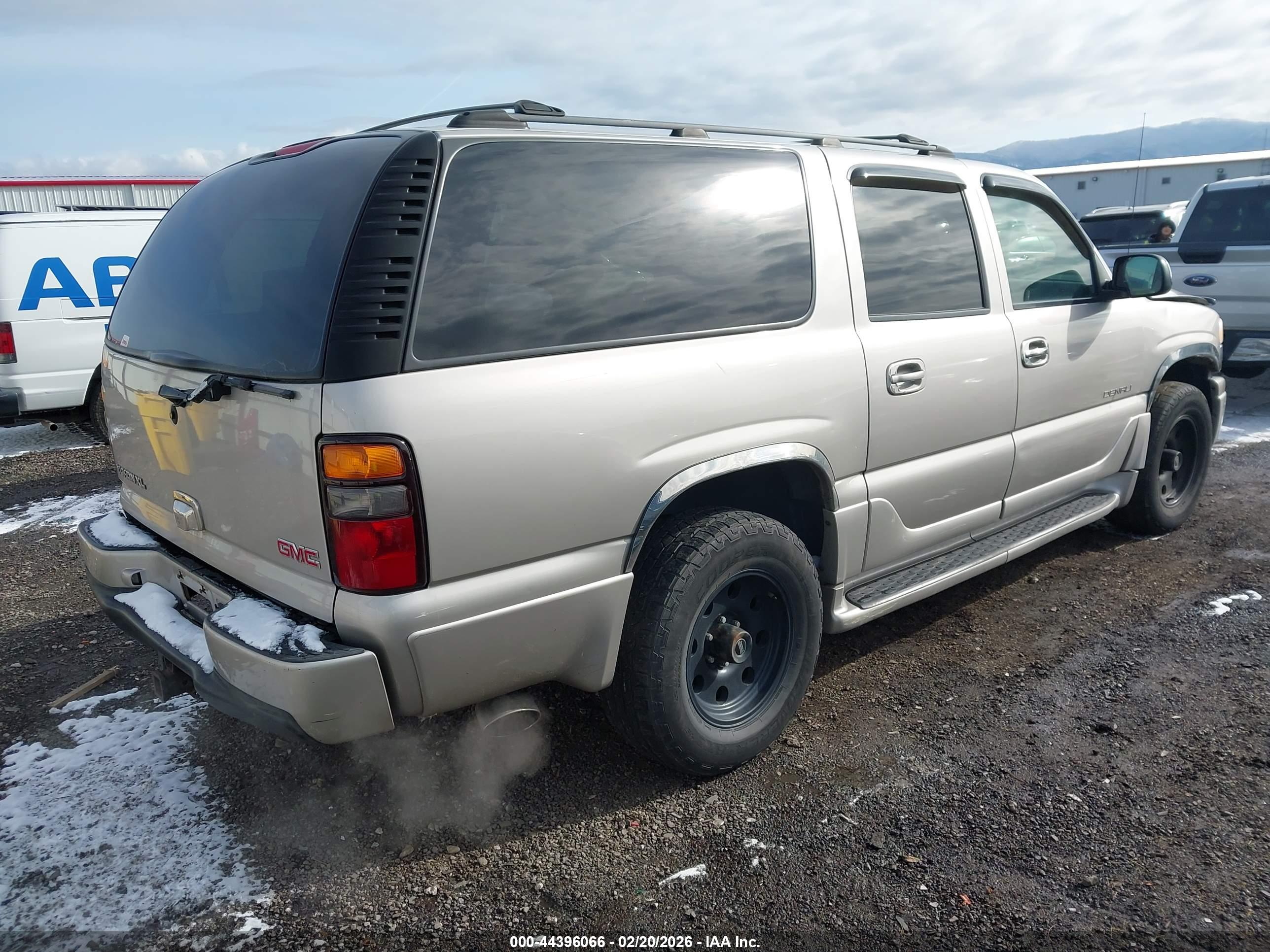 GMC YUKON image 4