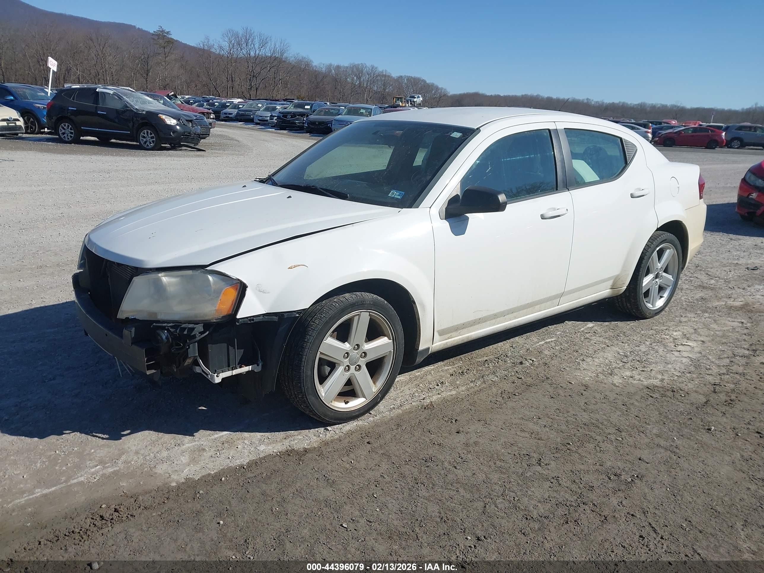 DODGE AVENGER image 2