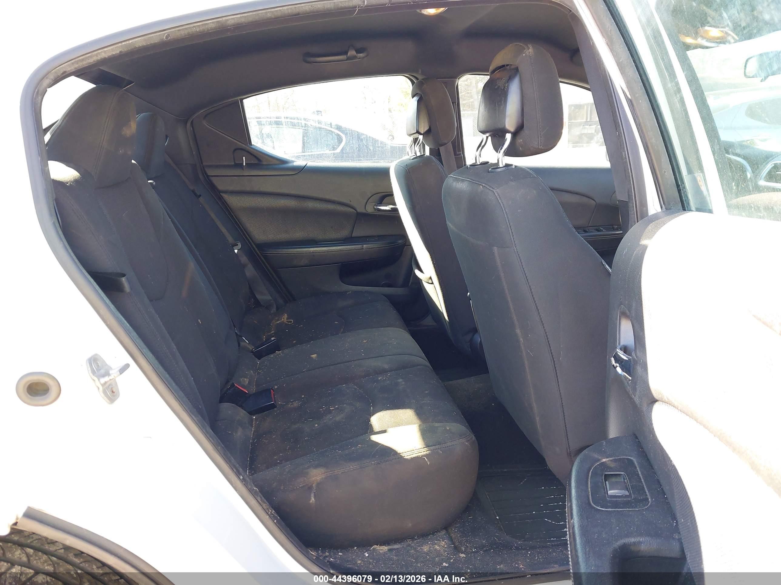 DODGE AVENGER image 8