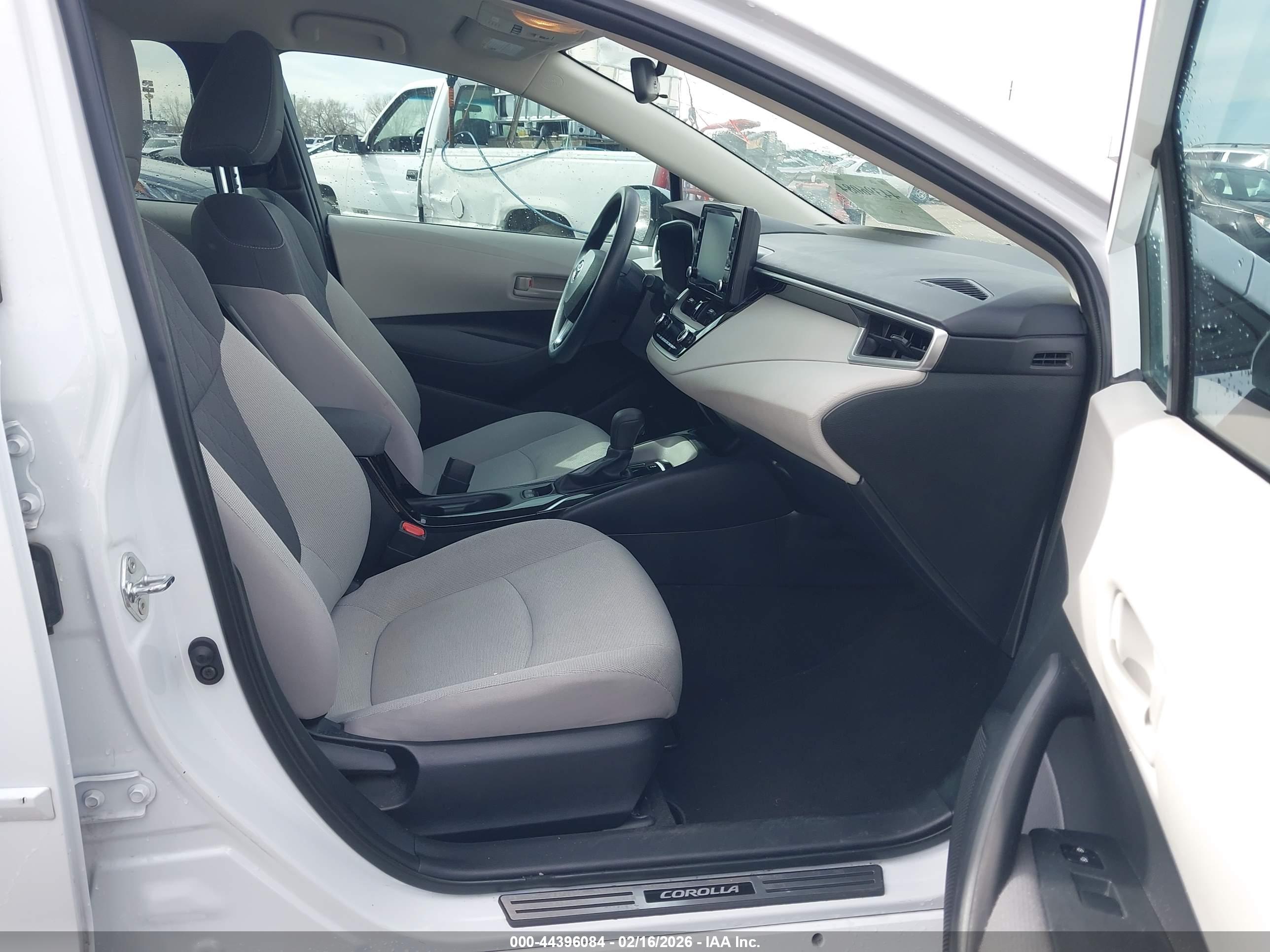 TOYOTA COROLLA image 5