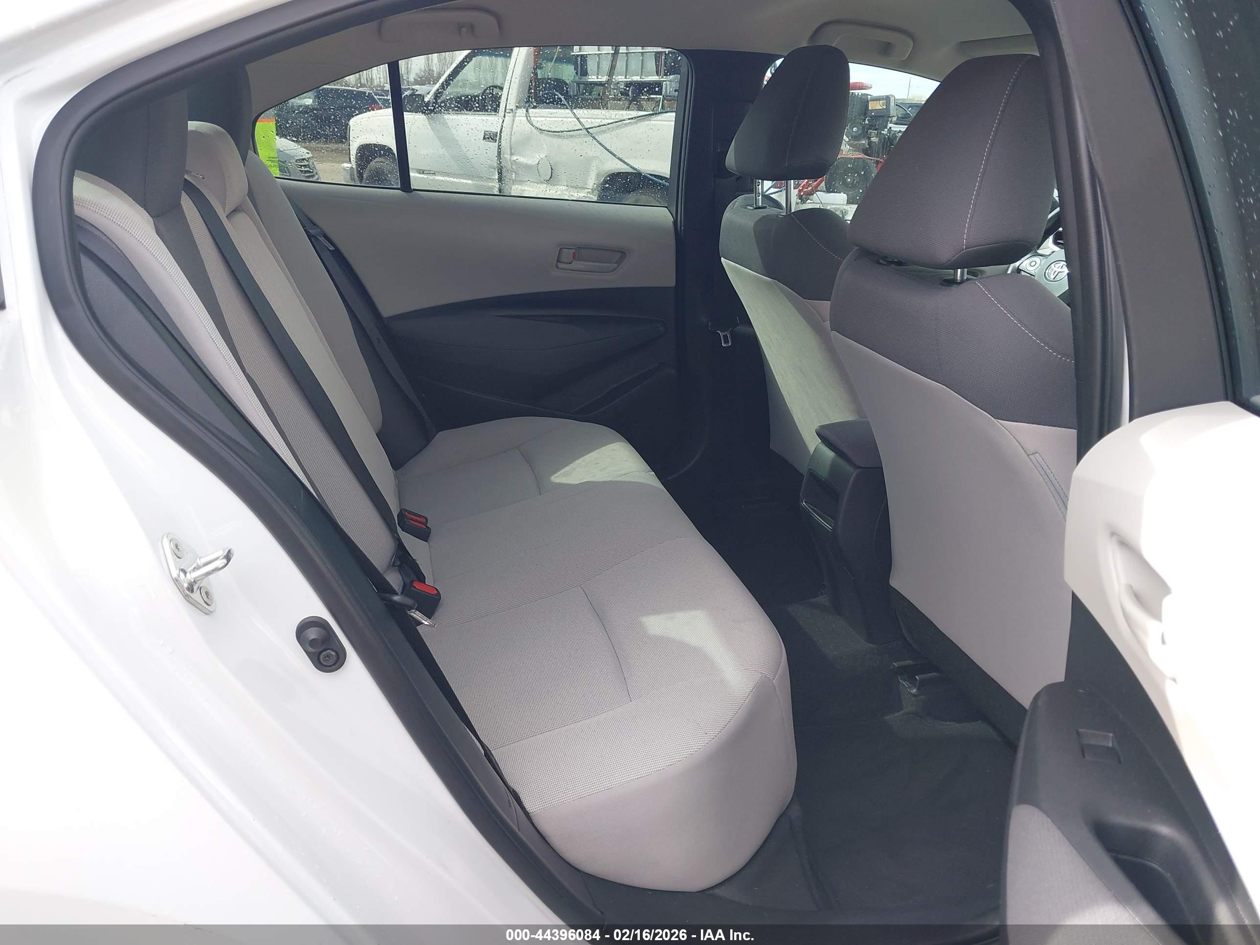 TOYOTA COROLLA image 8