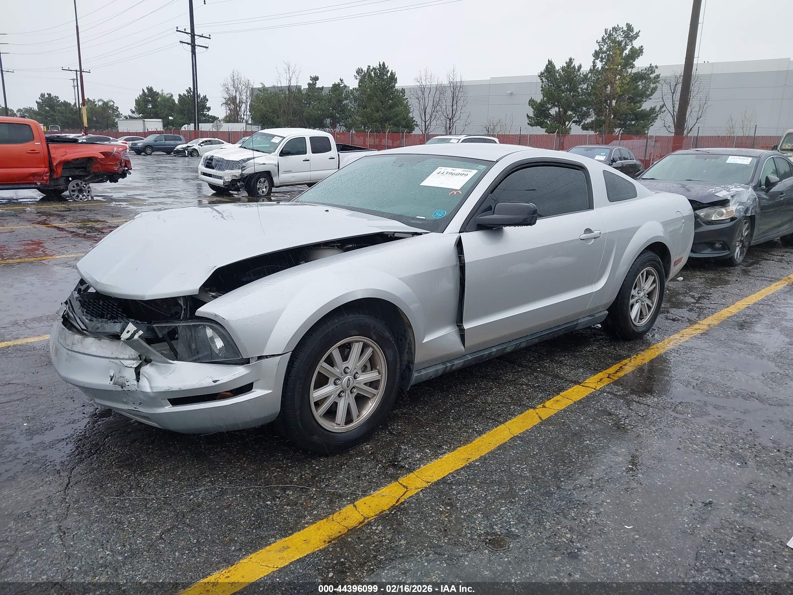 FORD MUSTANG image 2