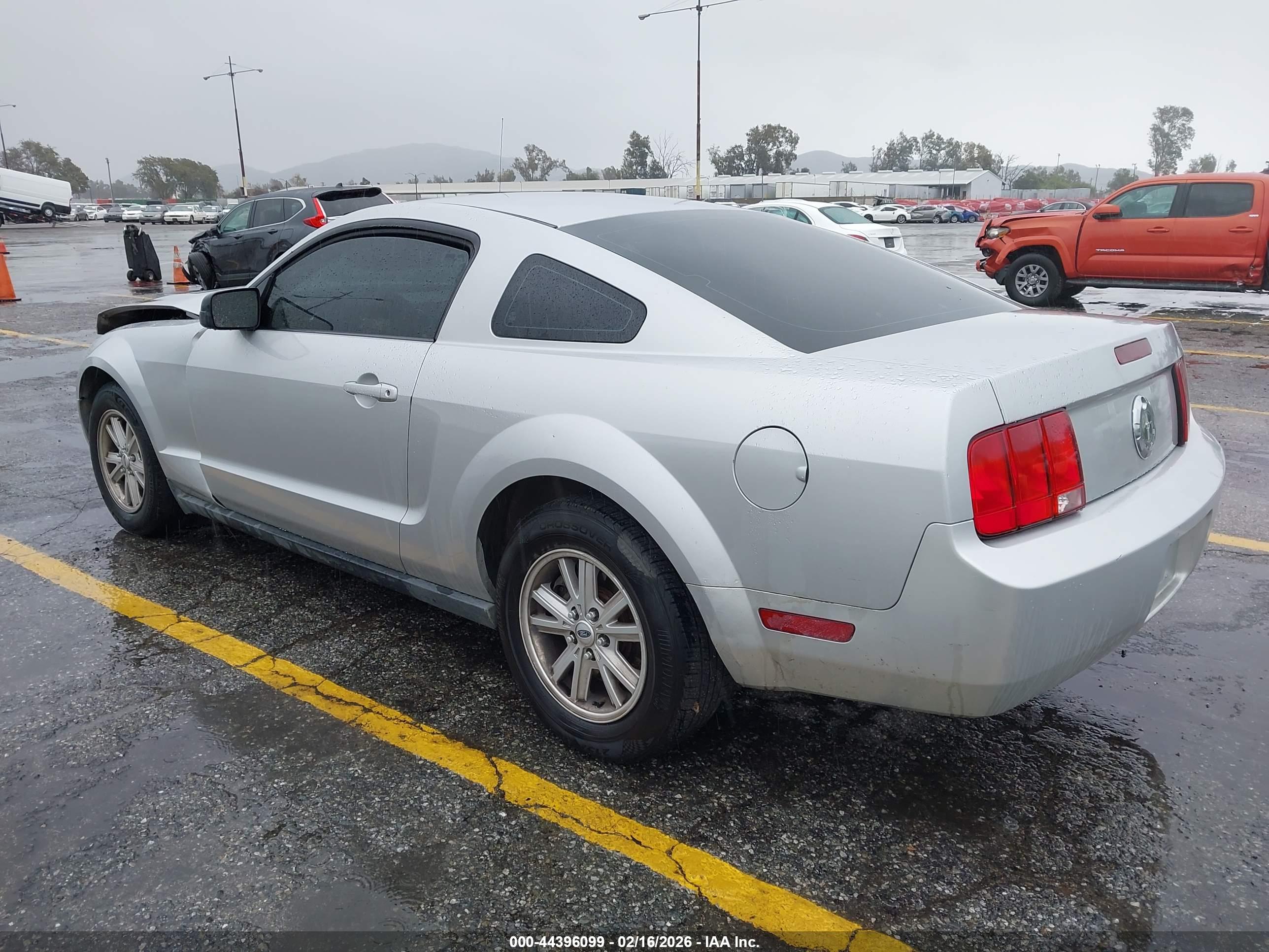 FORD MUSTANG image 3