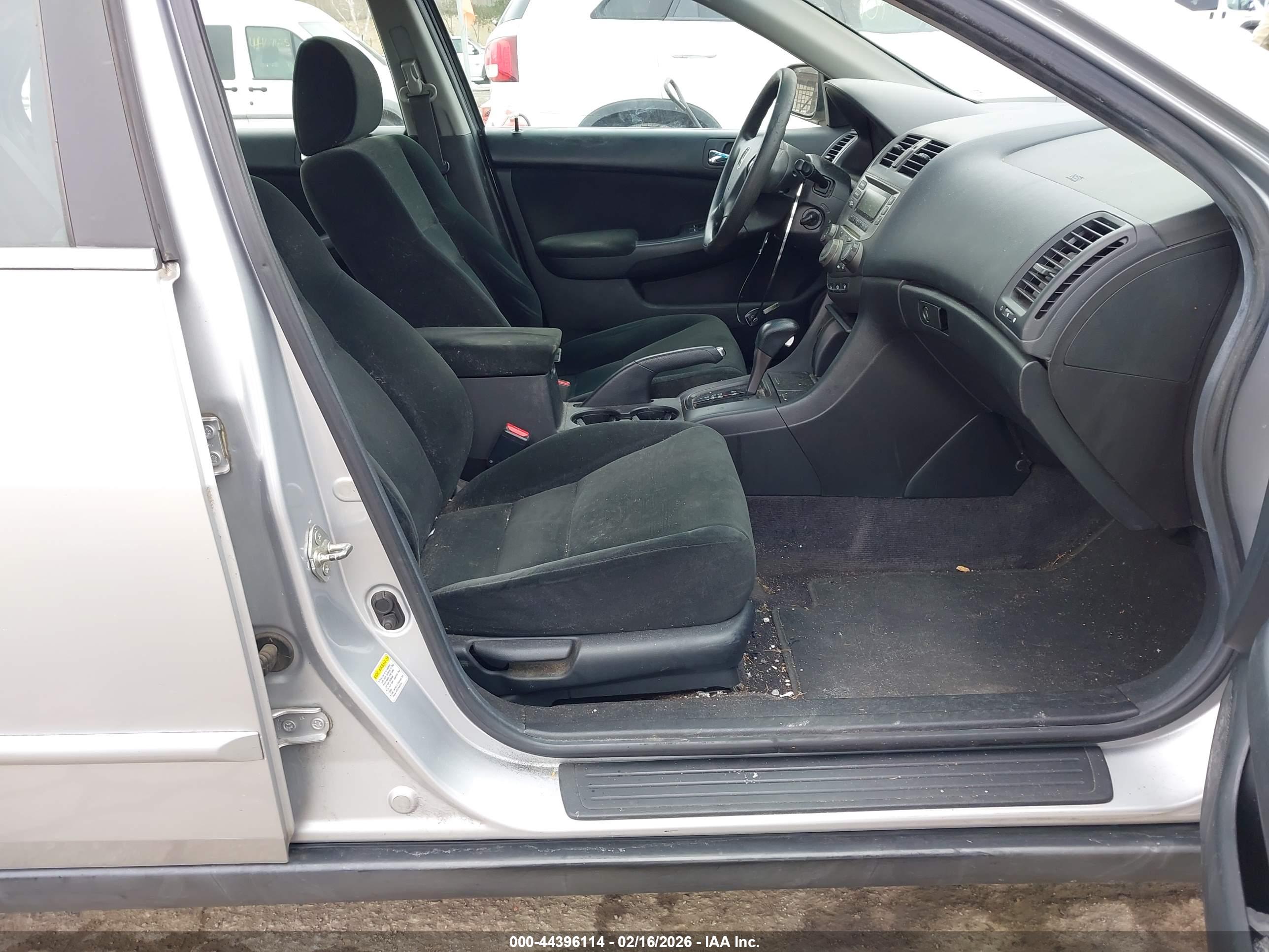 HONDA ACCORD image 5