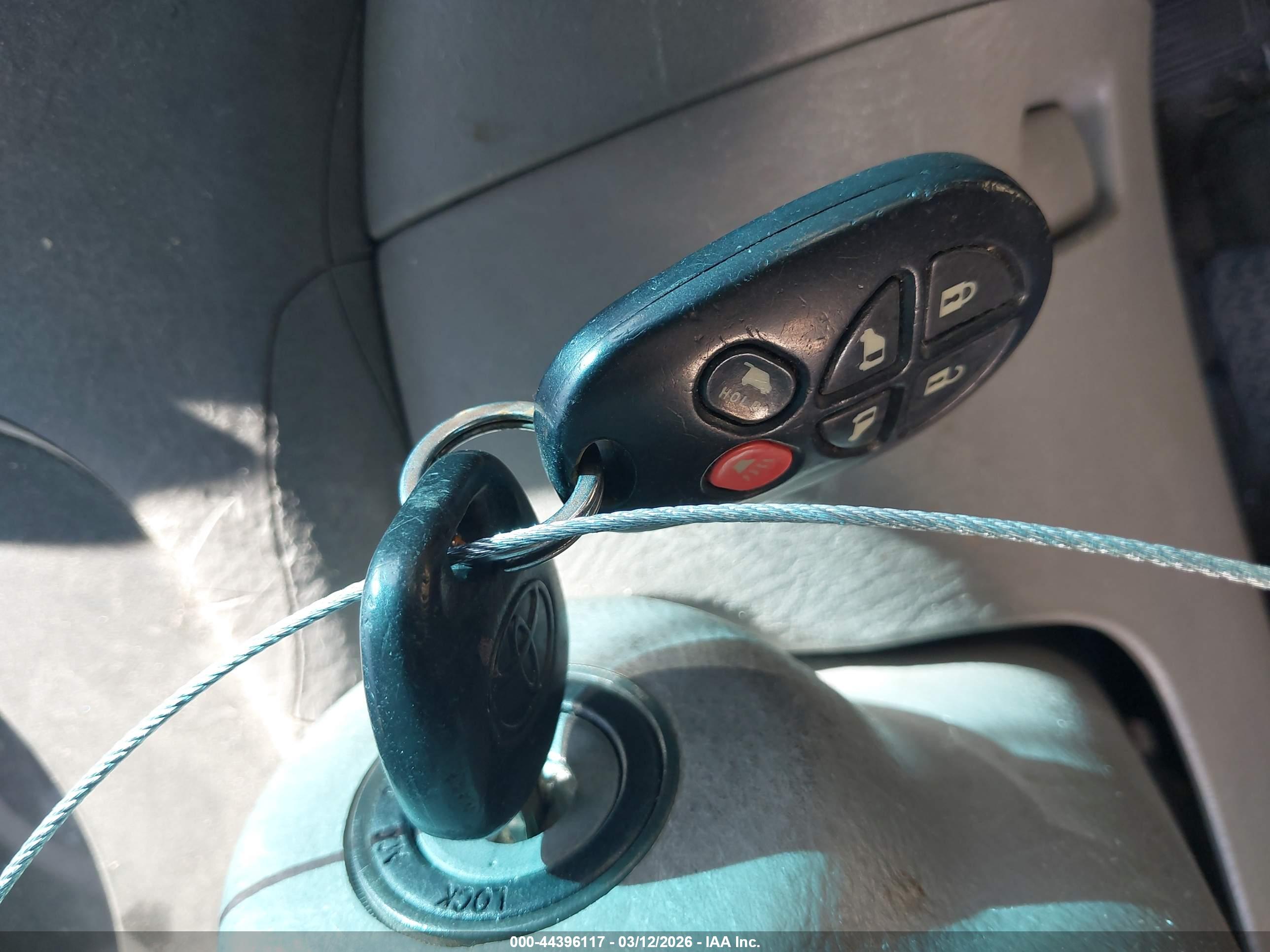 TOYOTA SIENNA image 11