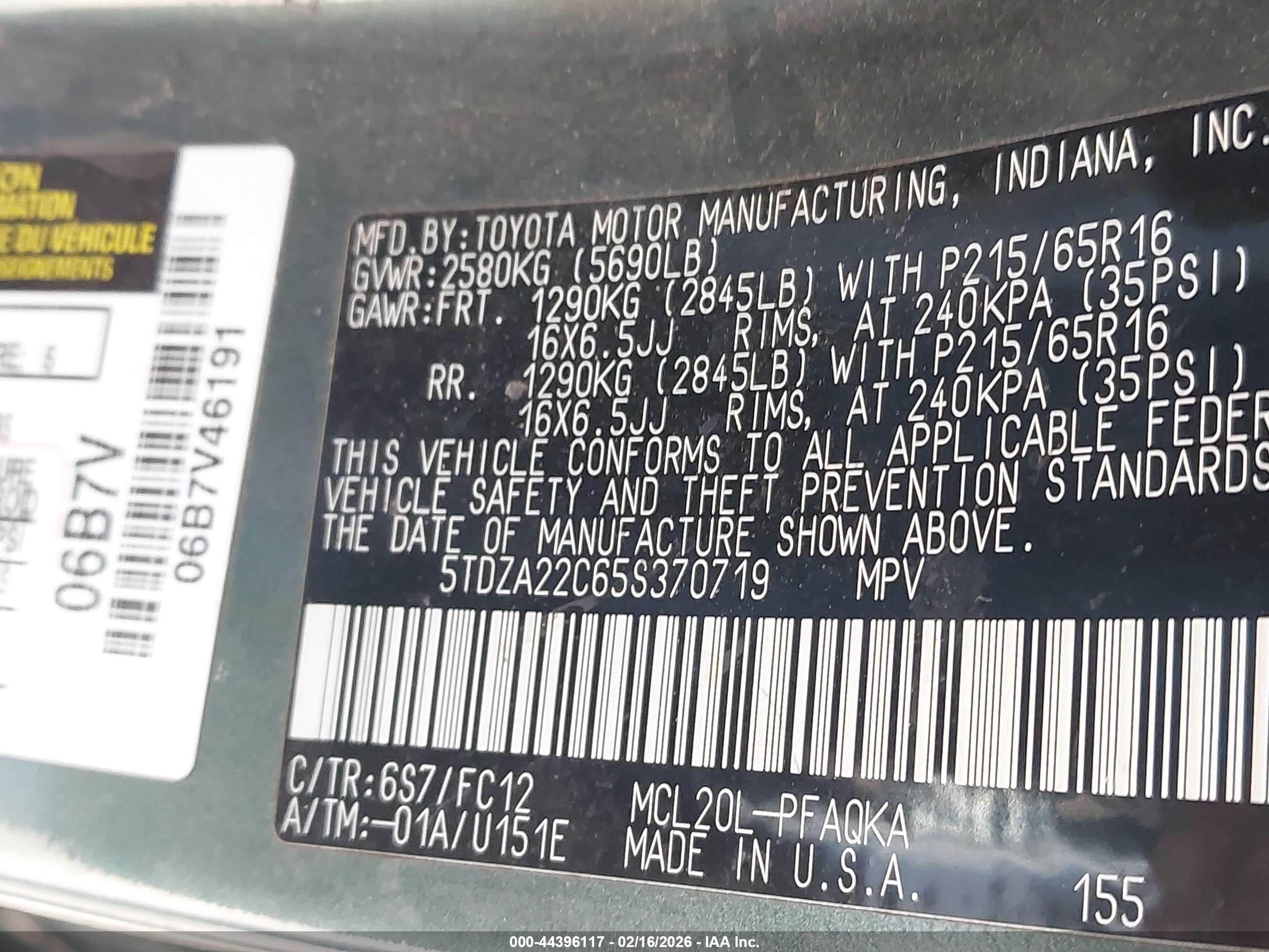 TOYOTA SIENNA image 9
