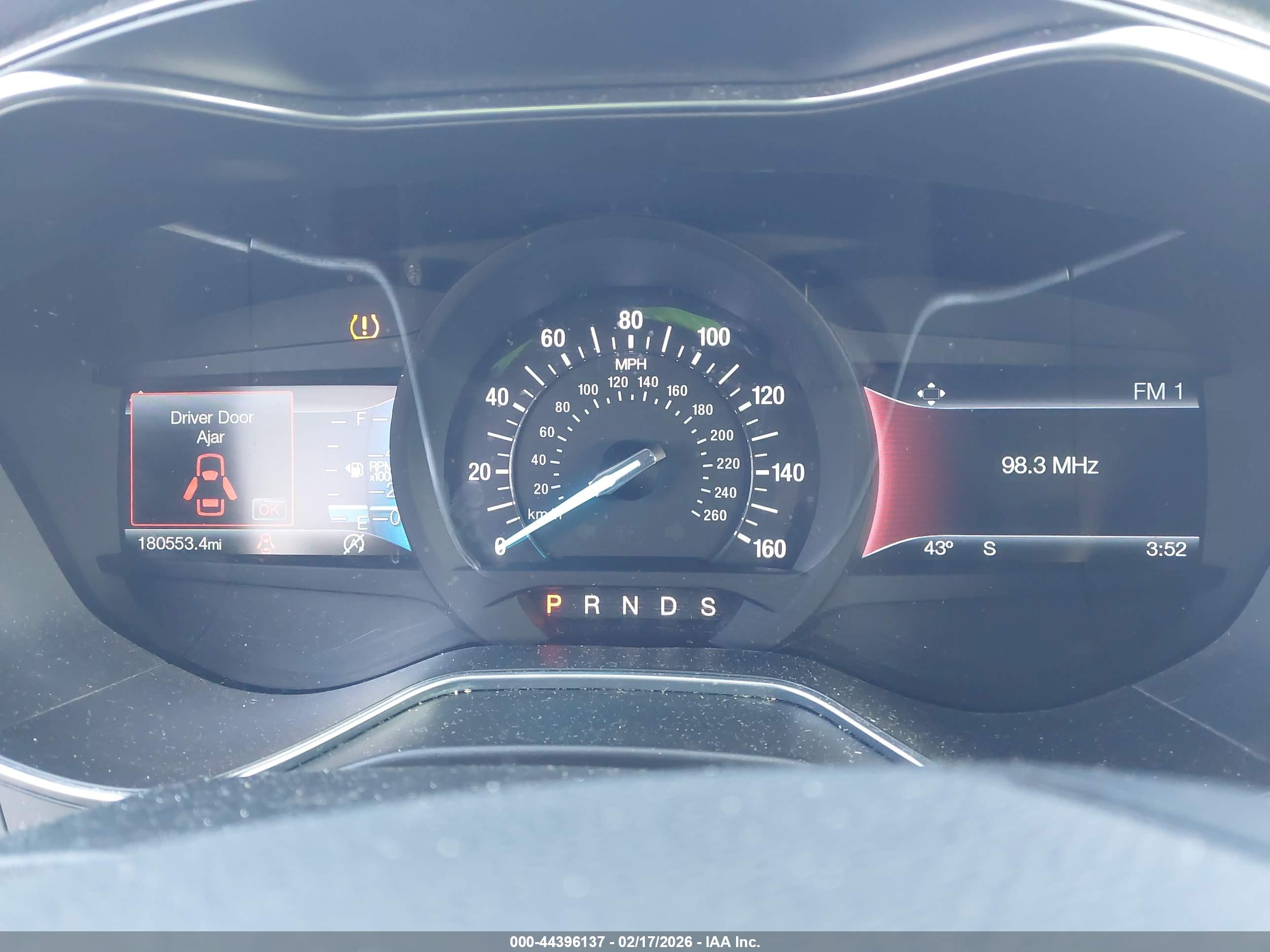 FORD FUSION image 7