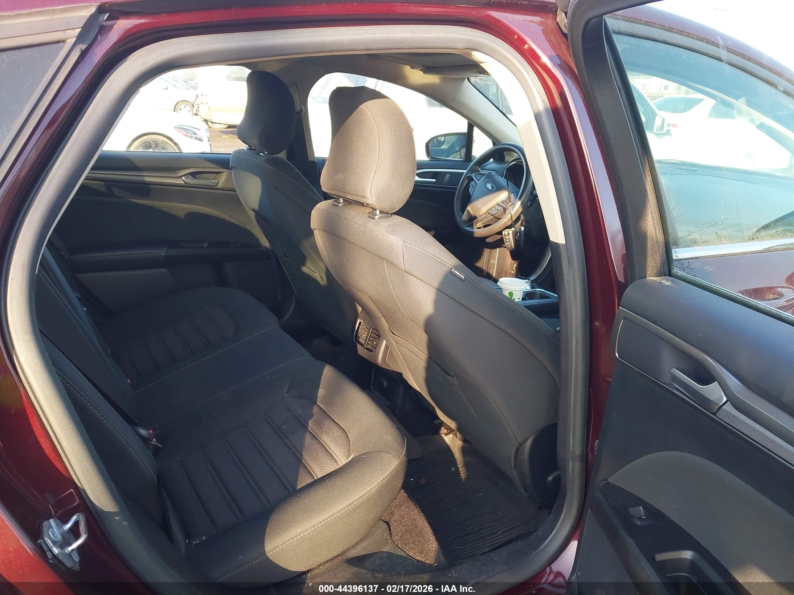 FORD FUSION image 8