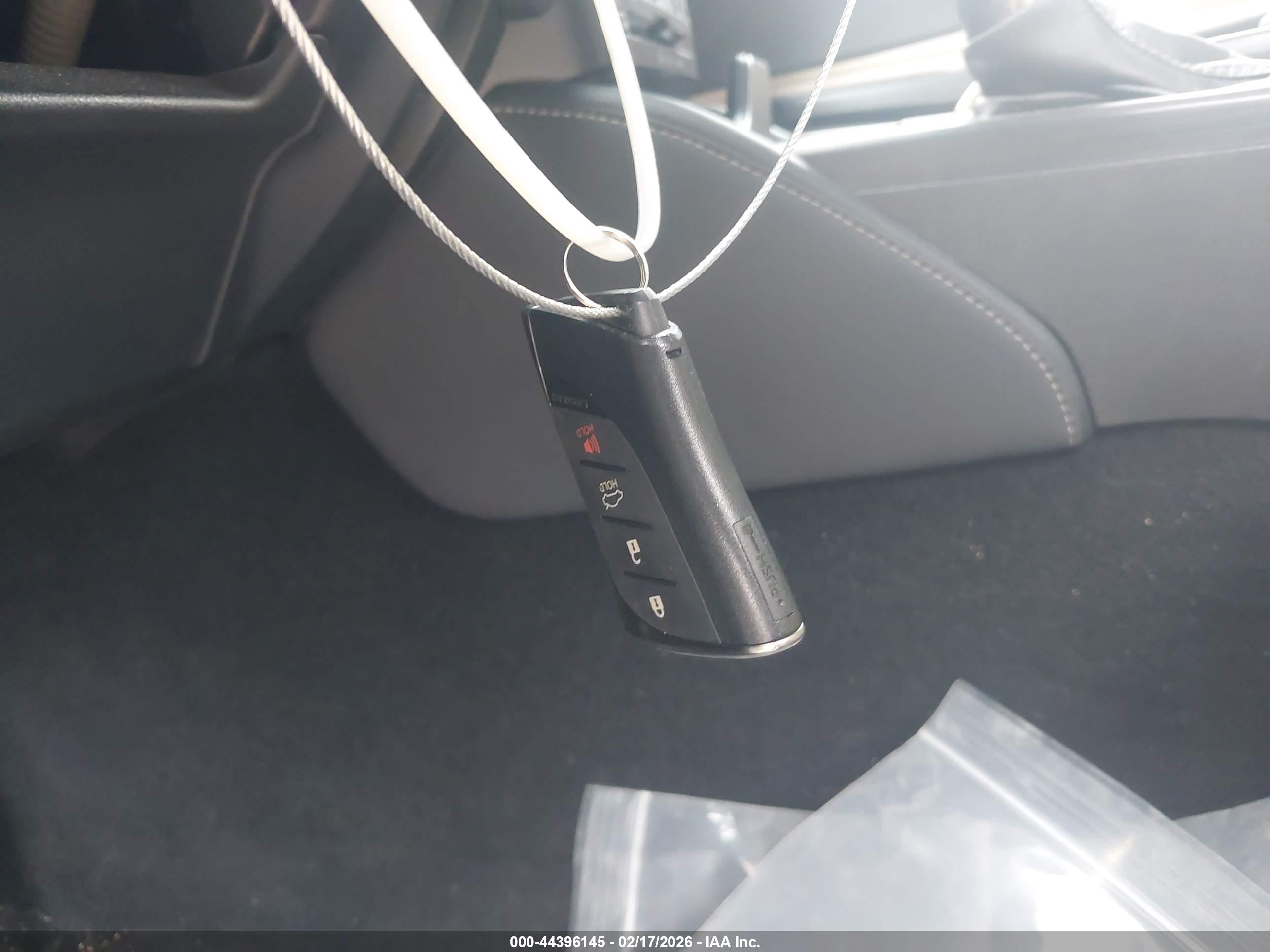 LEXUS ES image 11