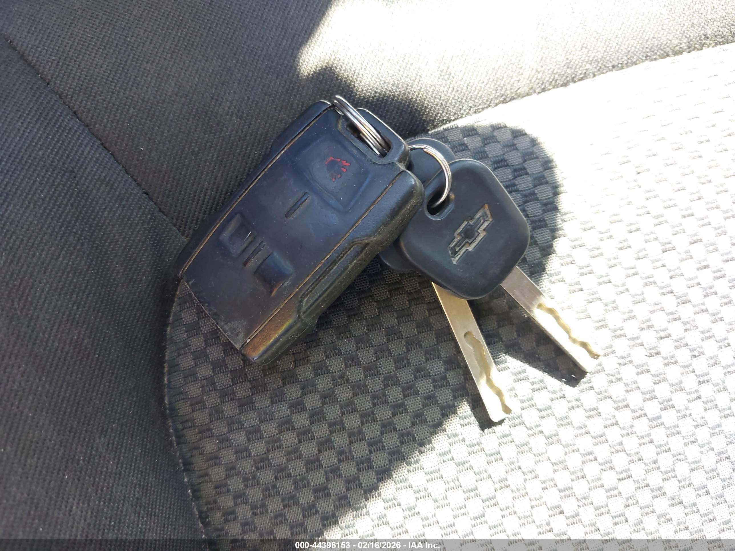 CHEVROLET COLORADO image 11