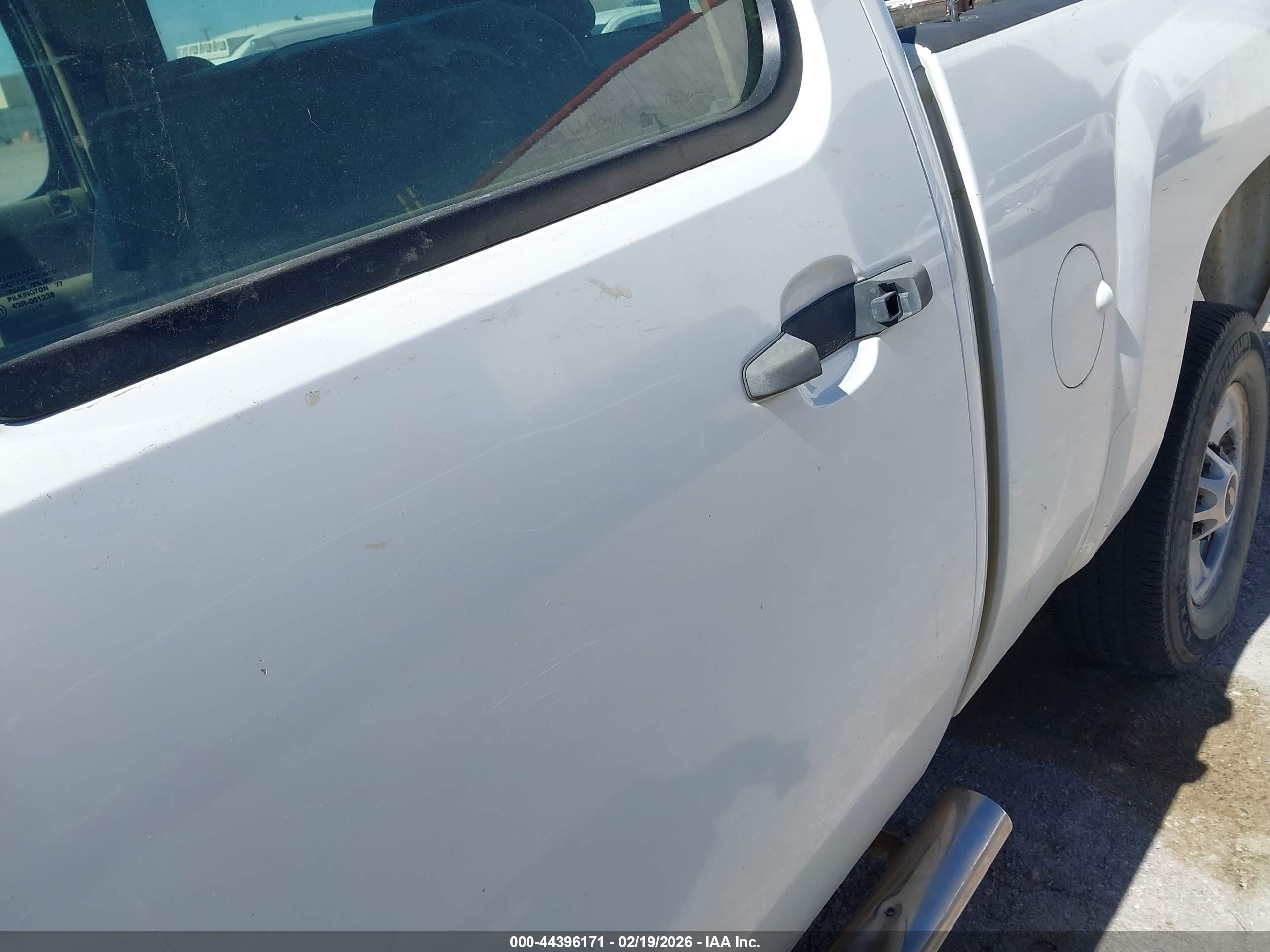 CHEVROLET SILVERADO image 6