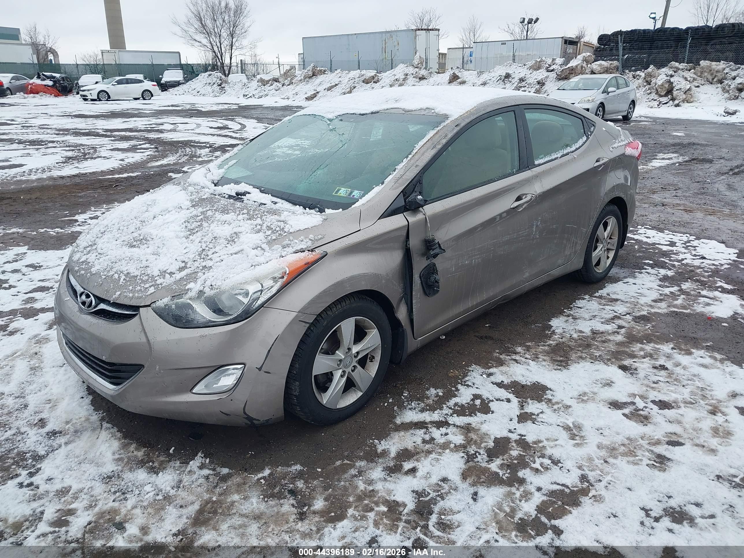 HYUNDAI ELANTRA image 2