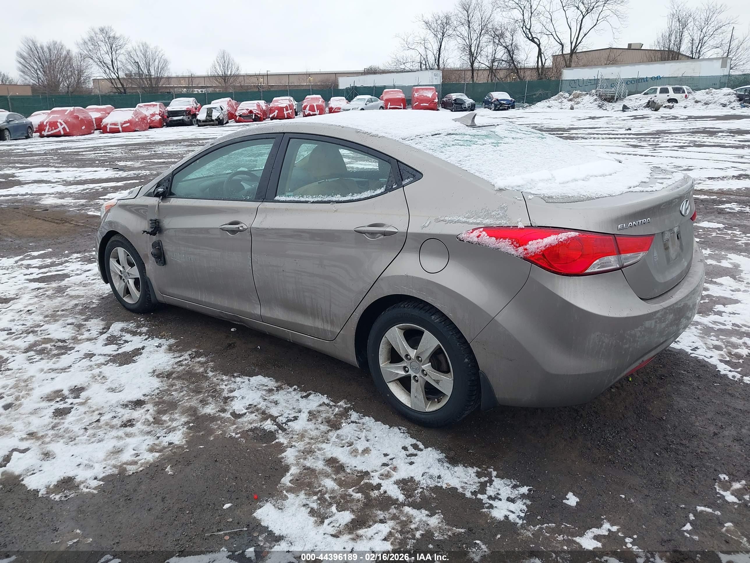 HYUNDAI ELANTRA image 3