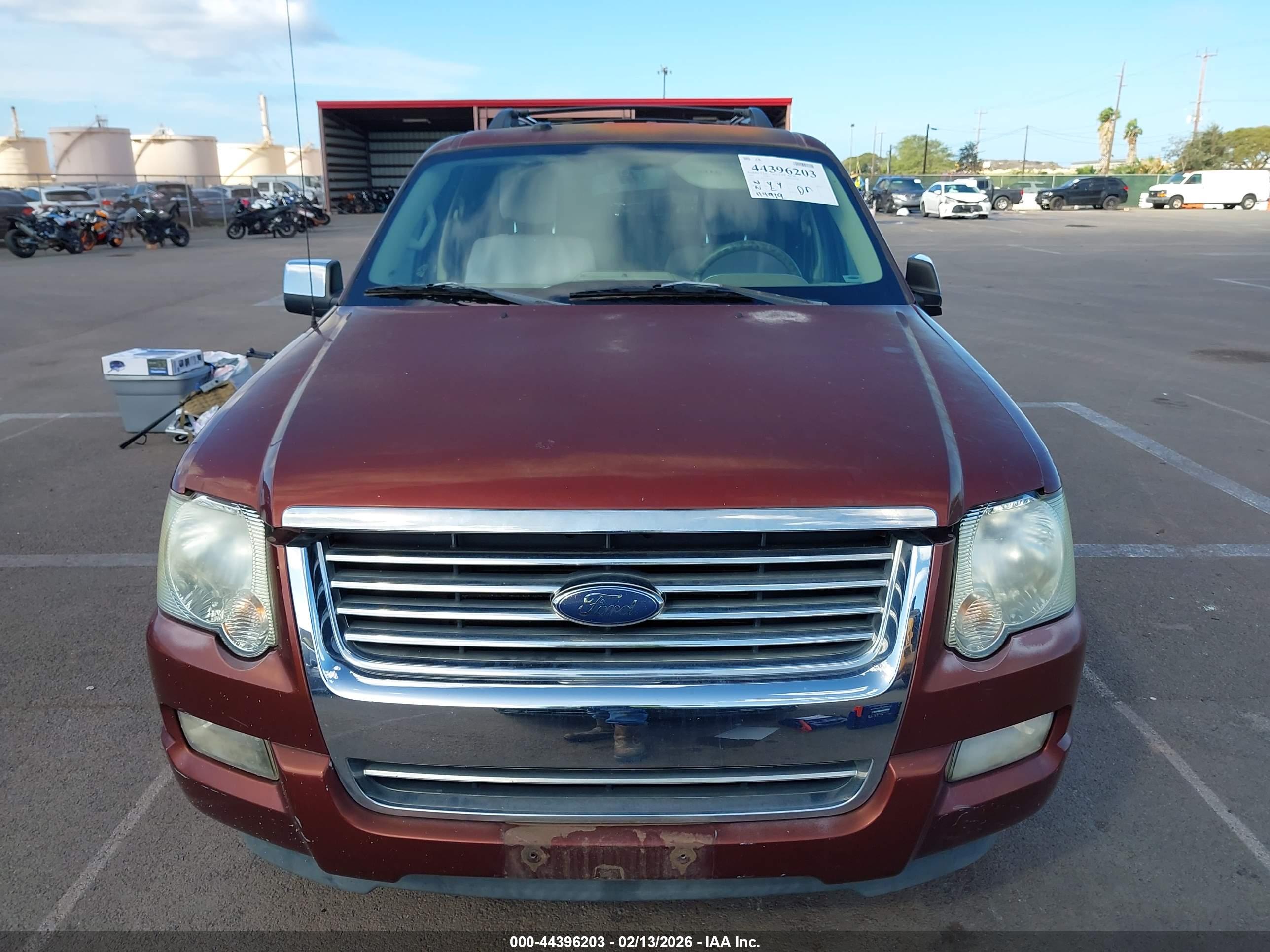 FORD EXPLORER image 6