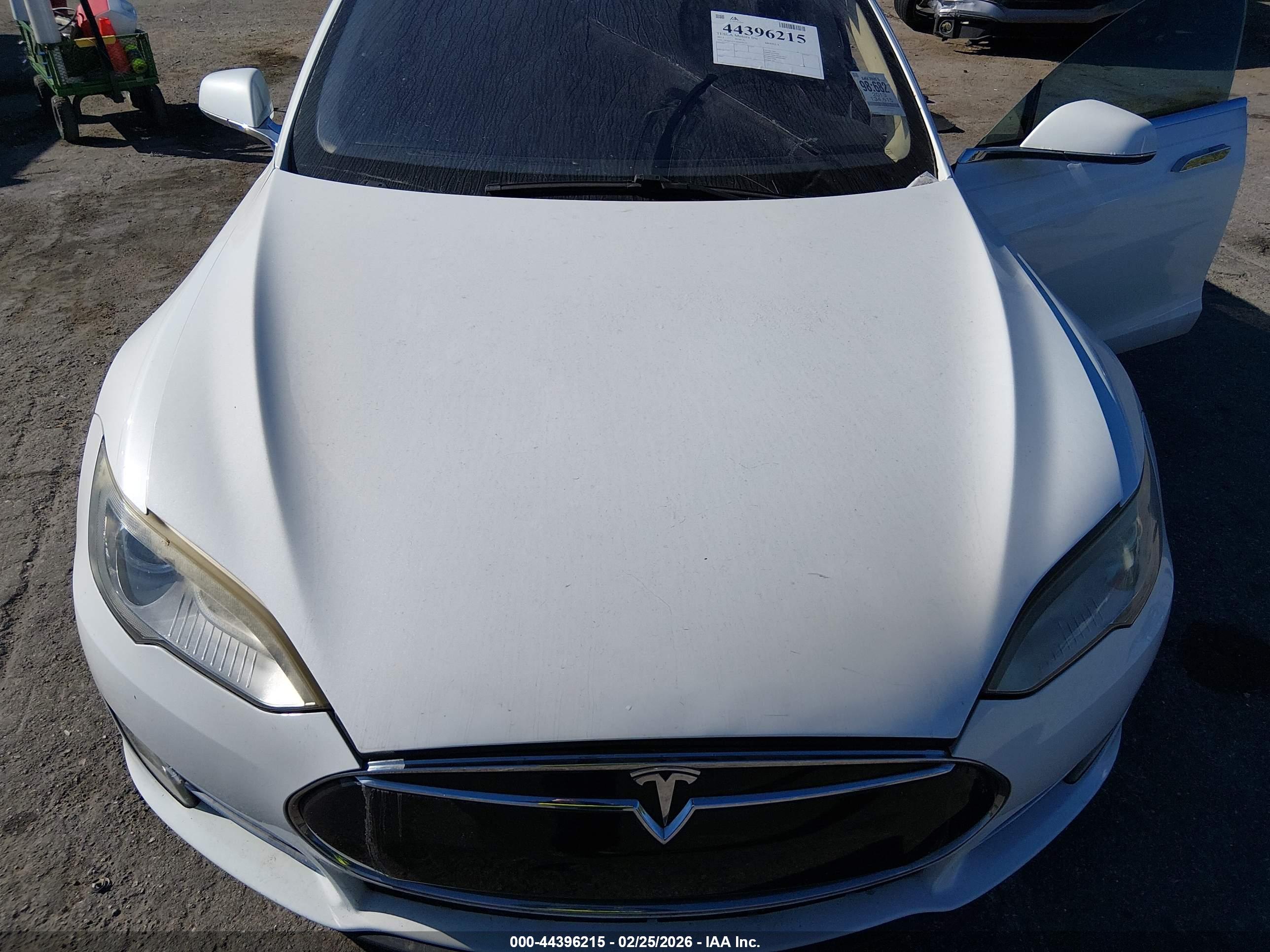 TESLA MODEL image 10