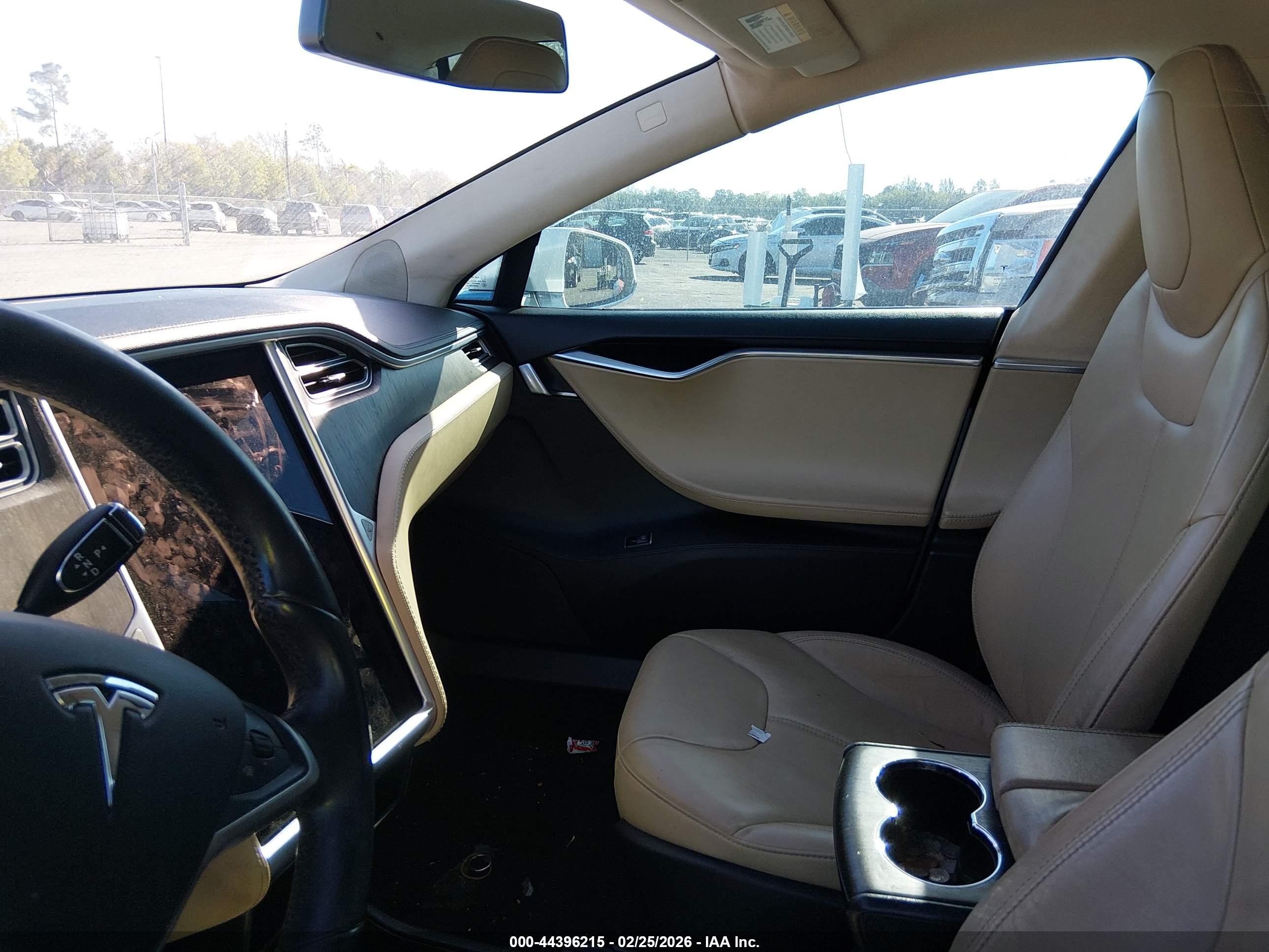 TESLA MODEL image 5