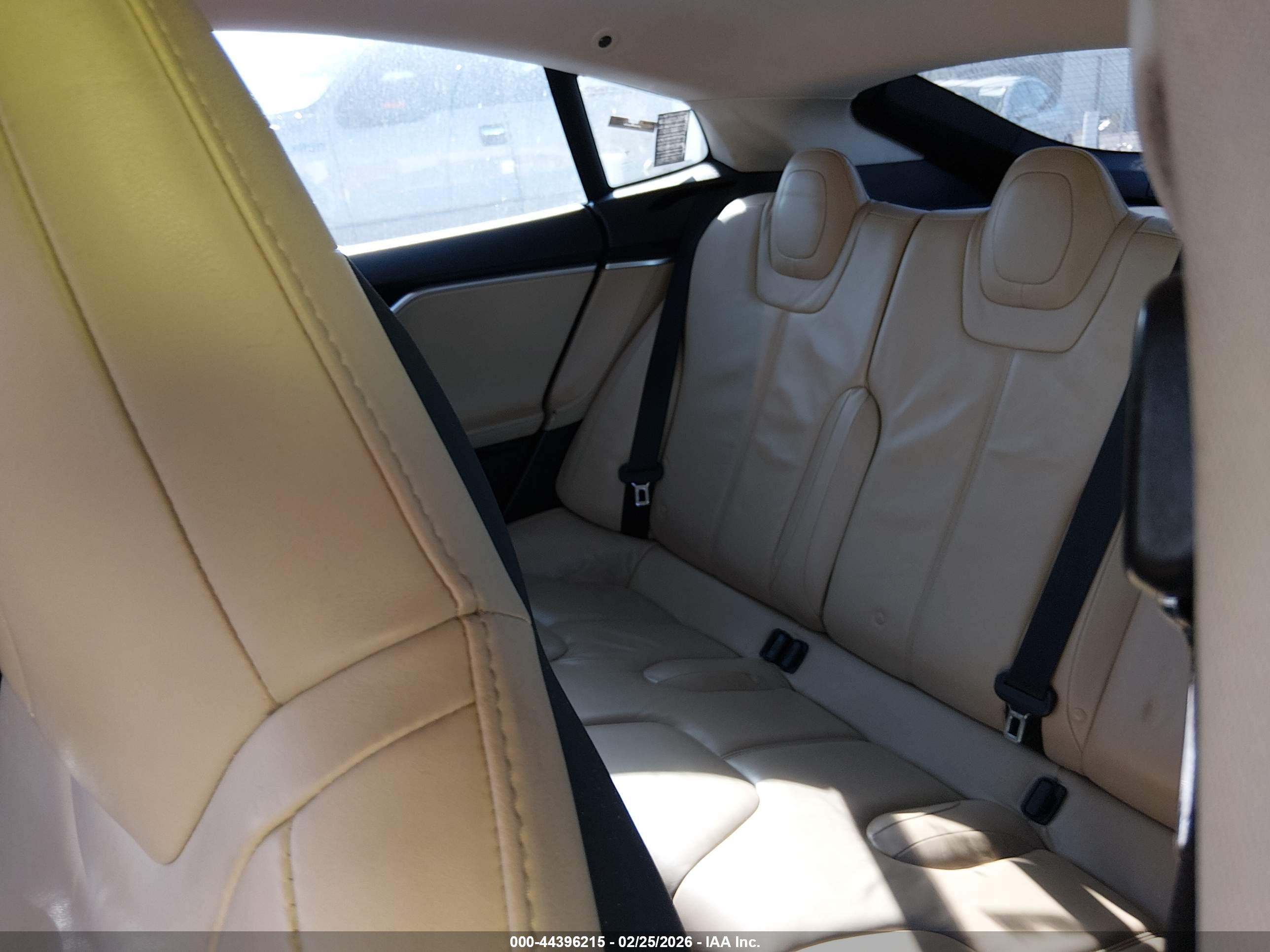 TESLA MODEL image 8