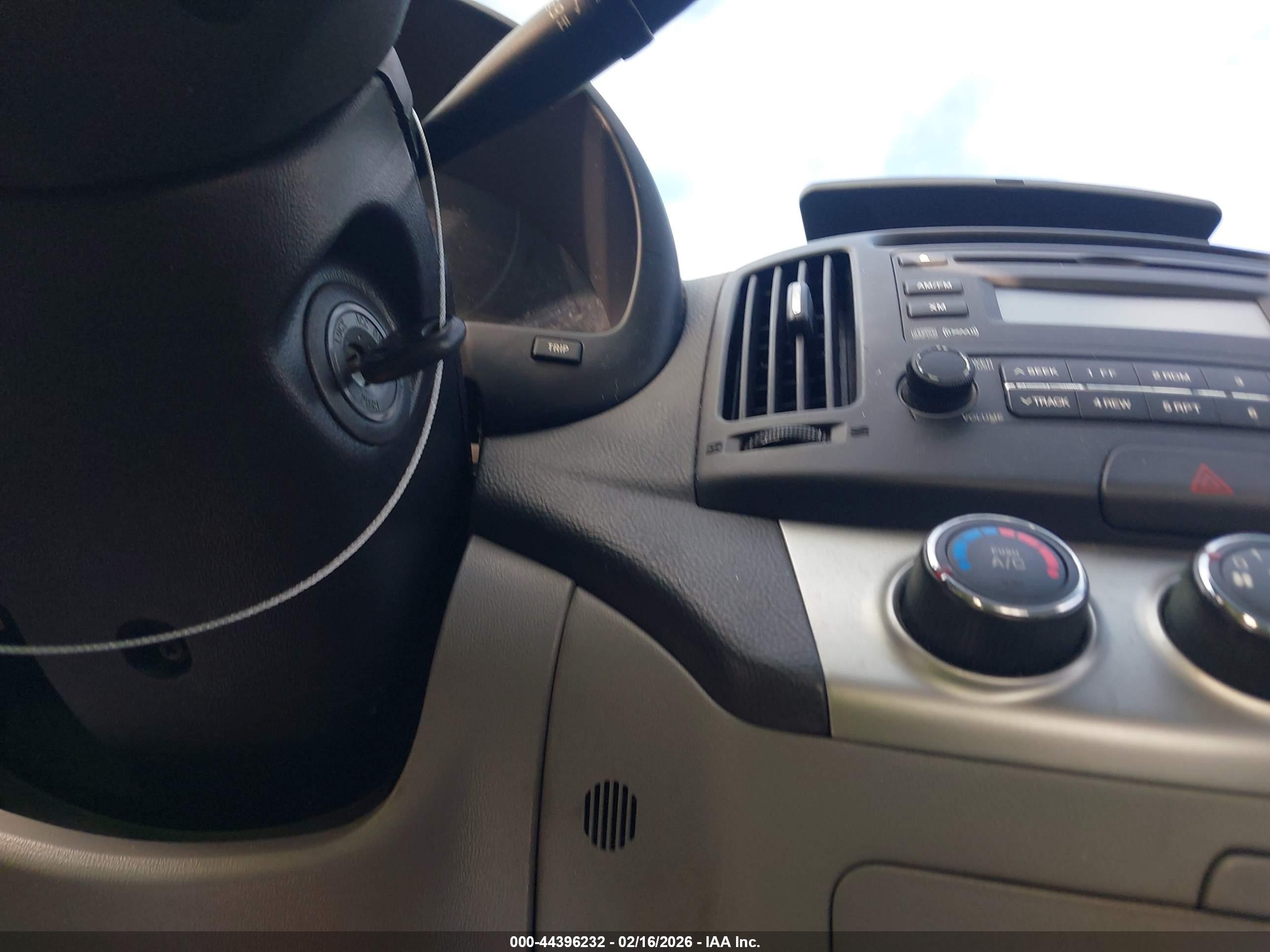 HYUNDAI ELANTRA image 11