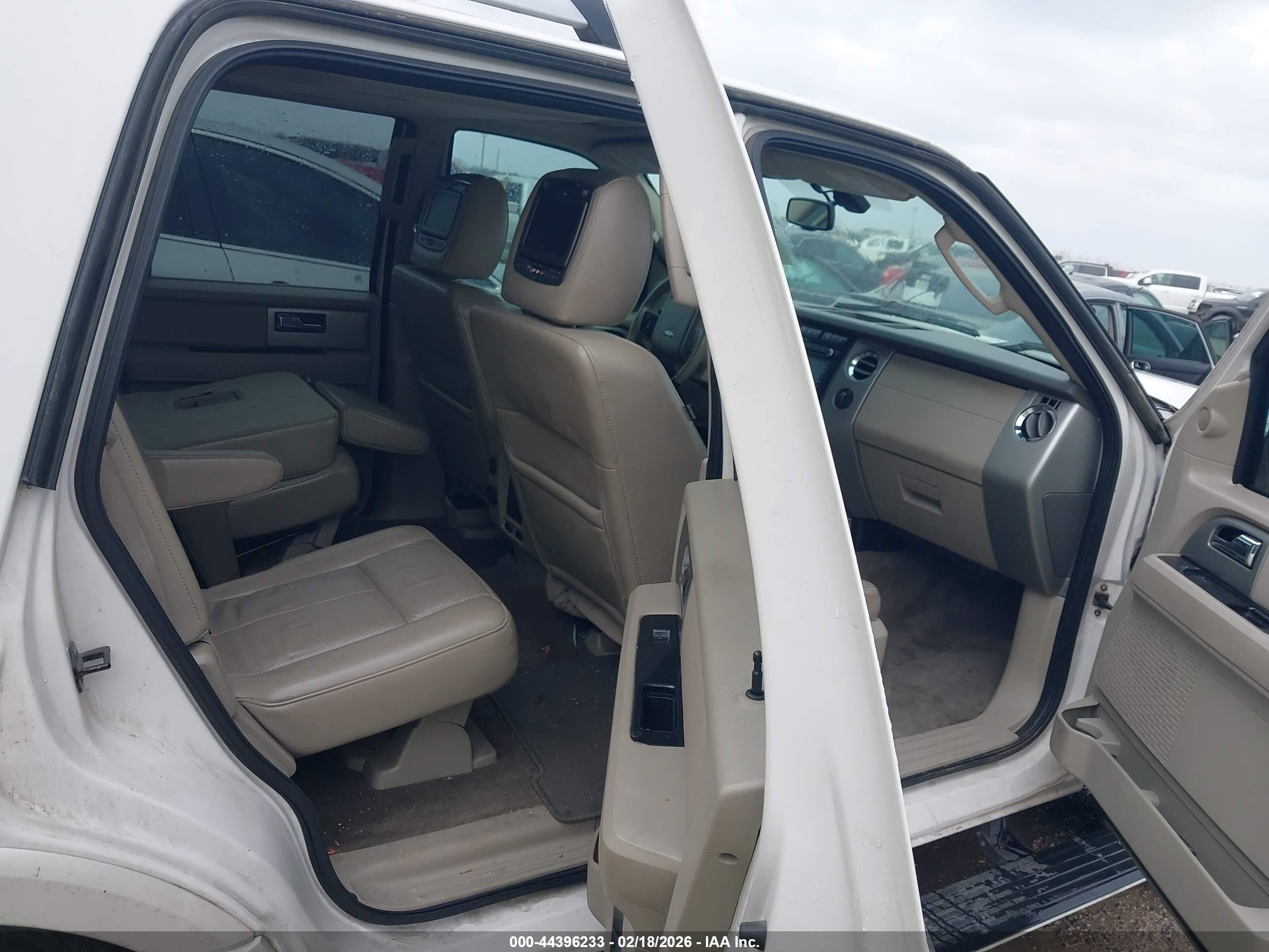 FORD EXPEDITION image 8