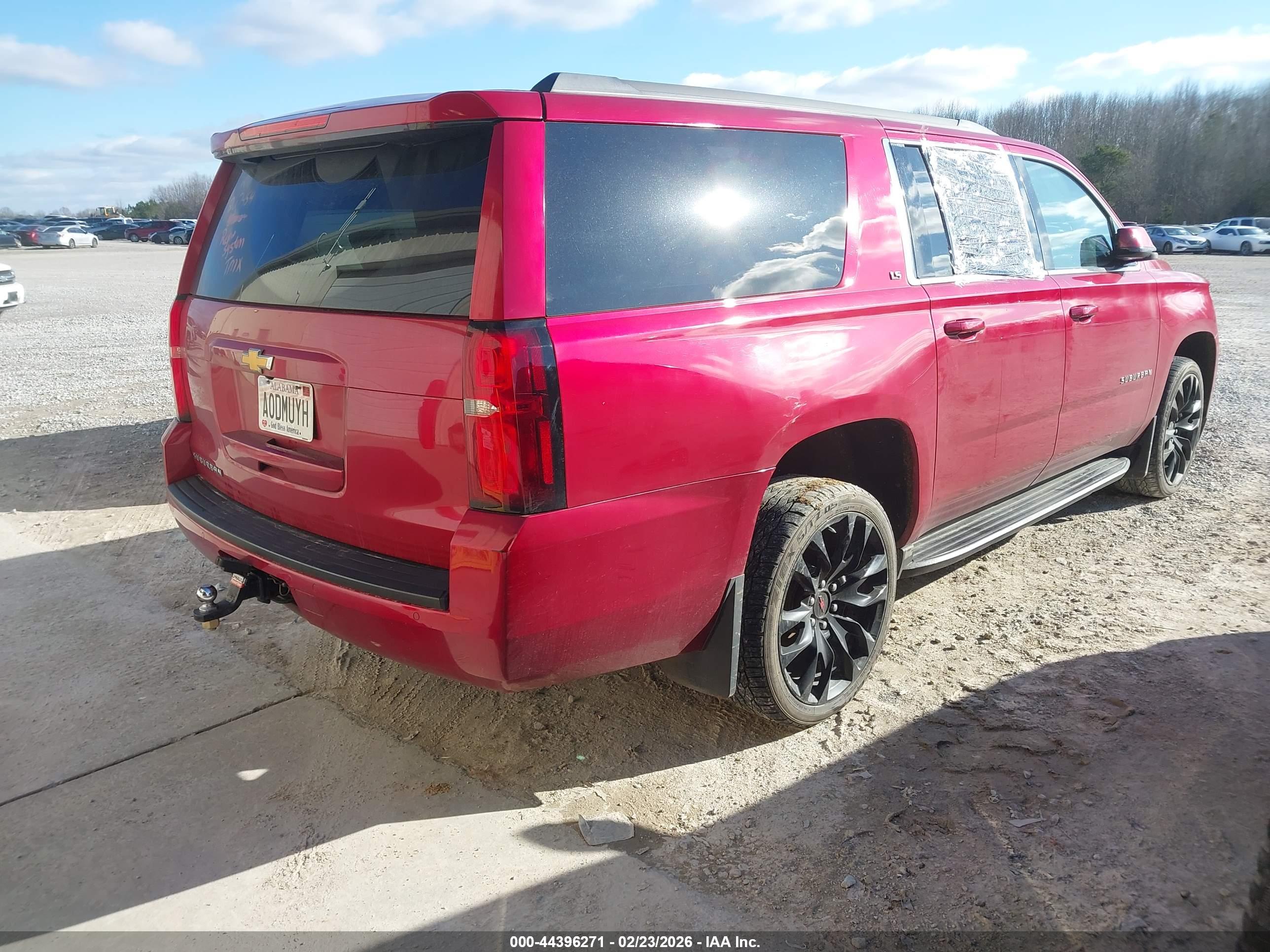CHEVROLET SUBURBAN image 4