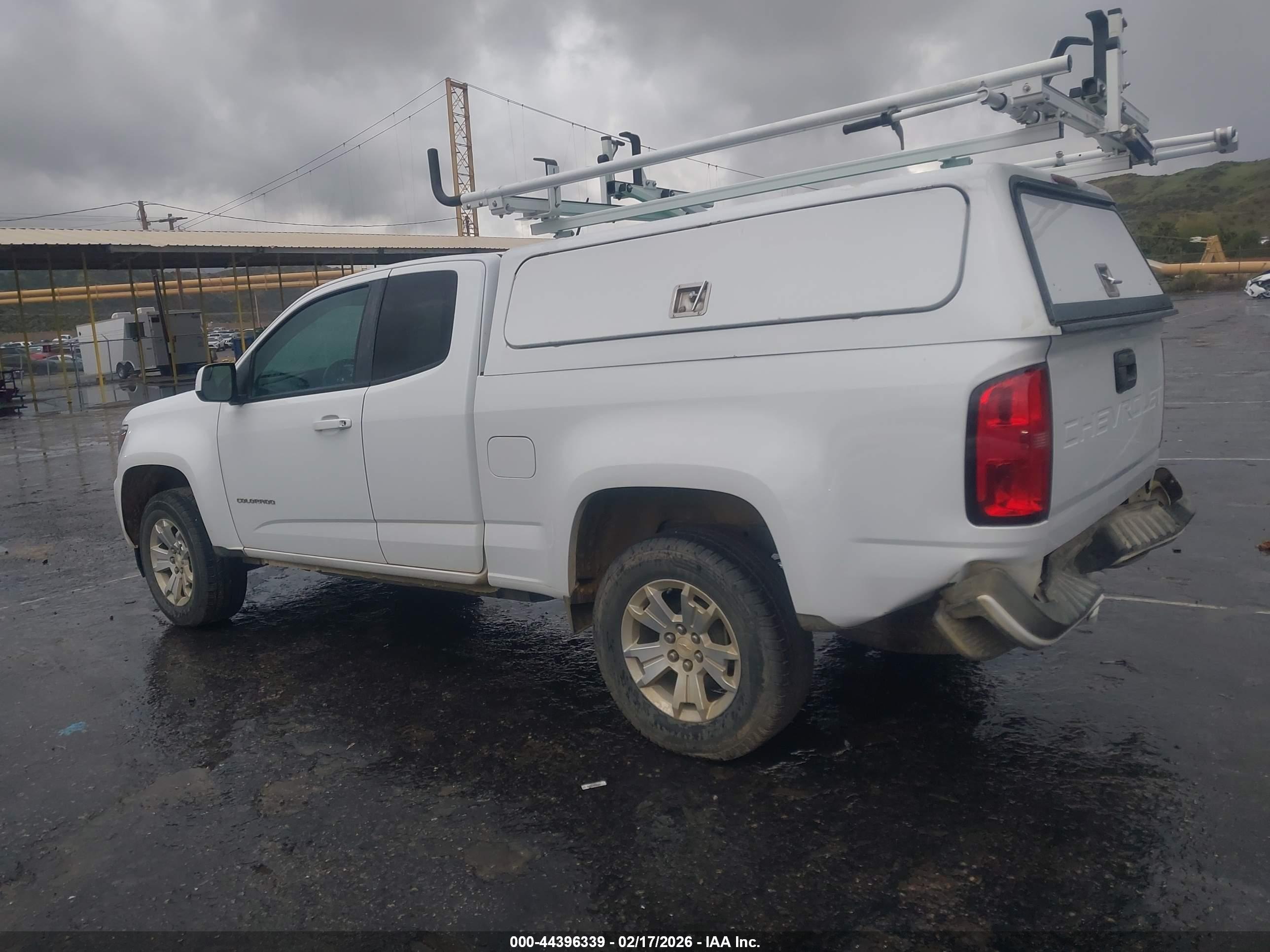 CHEVROLET COLORADO image 3