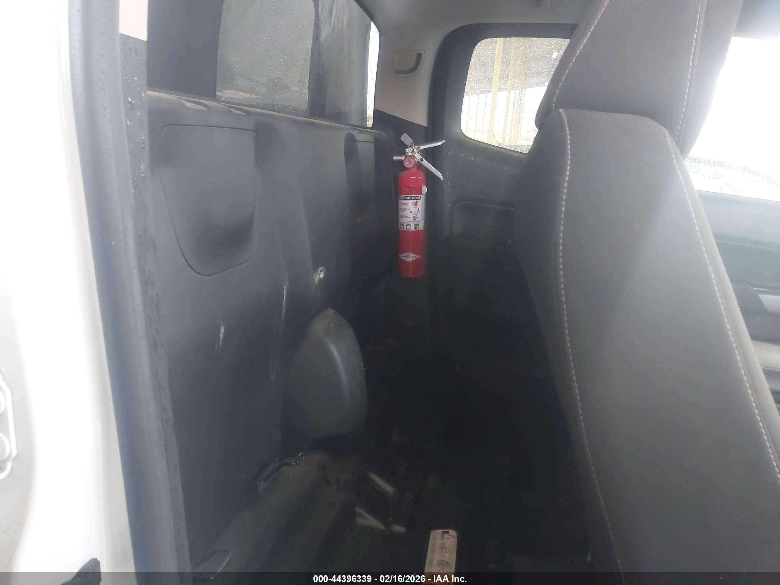 CHEVROLET COLORADO image 8
