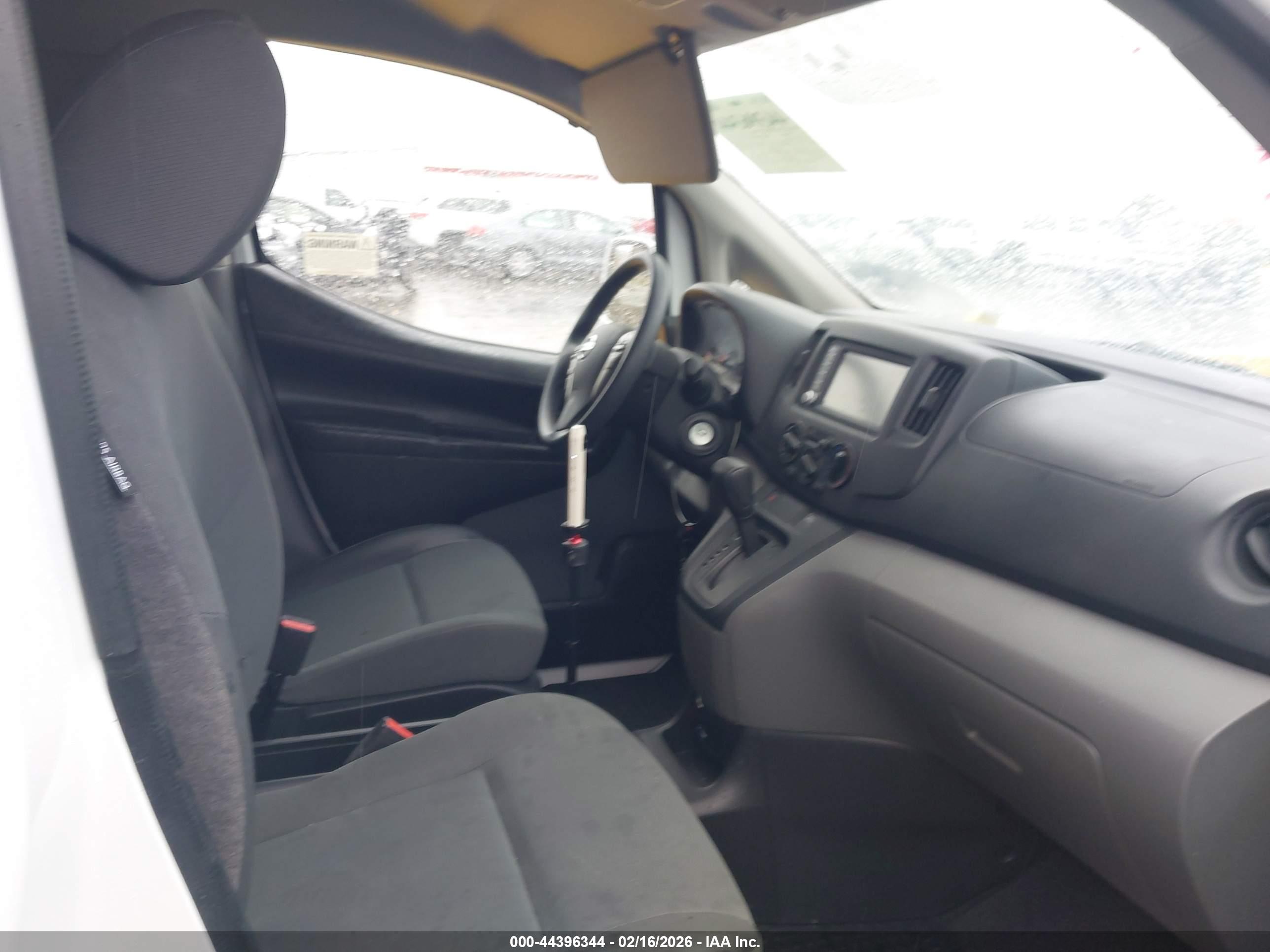 NISSAN NV200 image 5