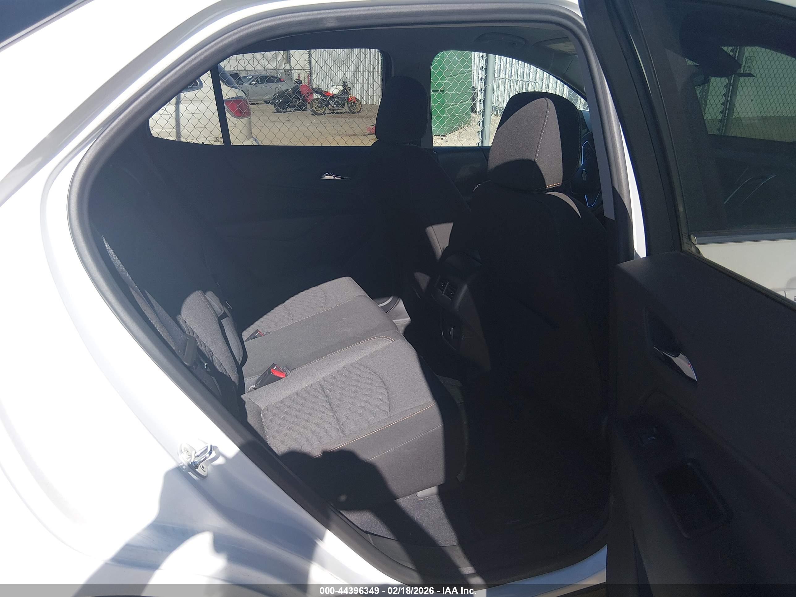 CHEVROLET EQUINOX image 8