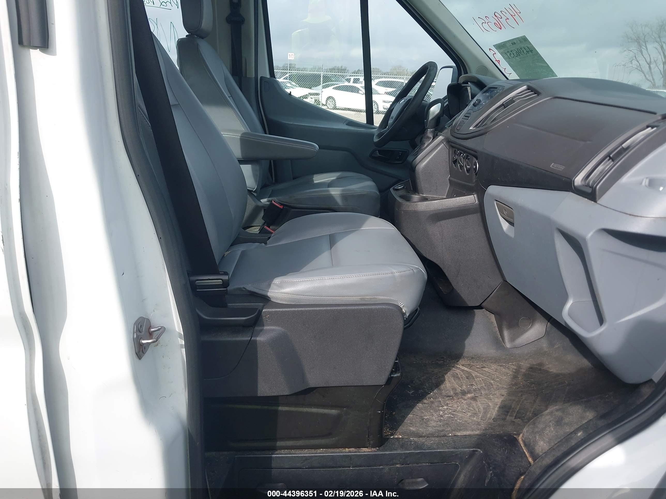 FORD TRANSIT-350 image 5