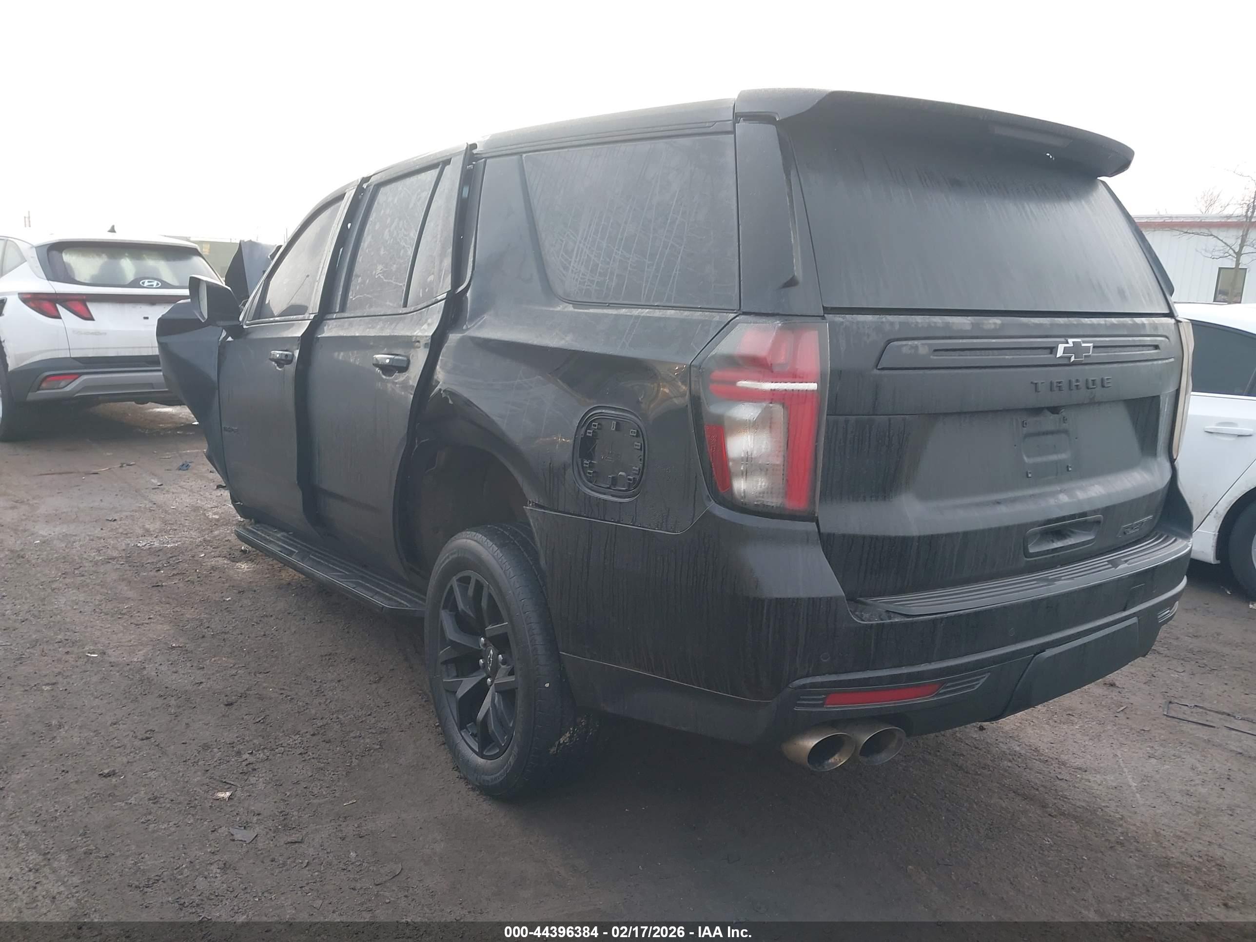 CHEVROLET TAHOE image 3