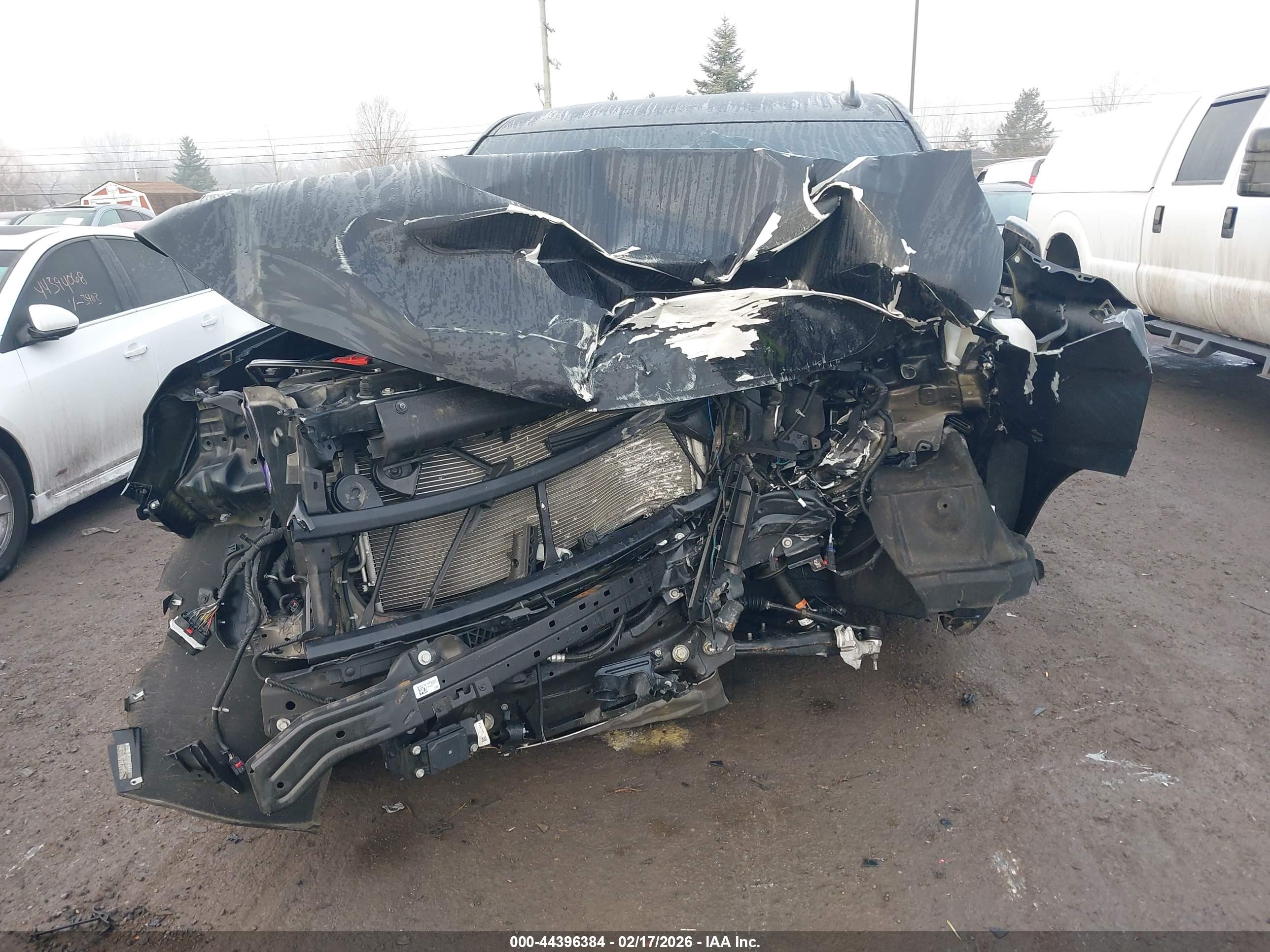 CHEVROLET TAHOE image 6