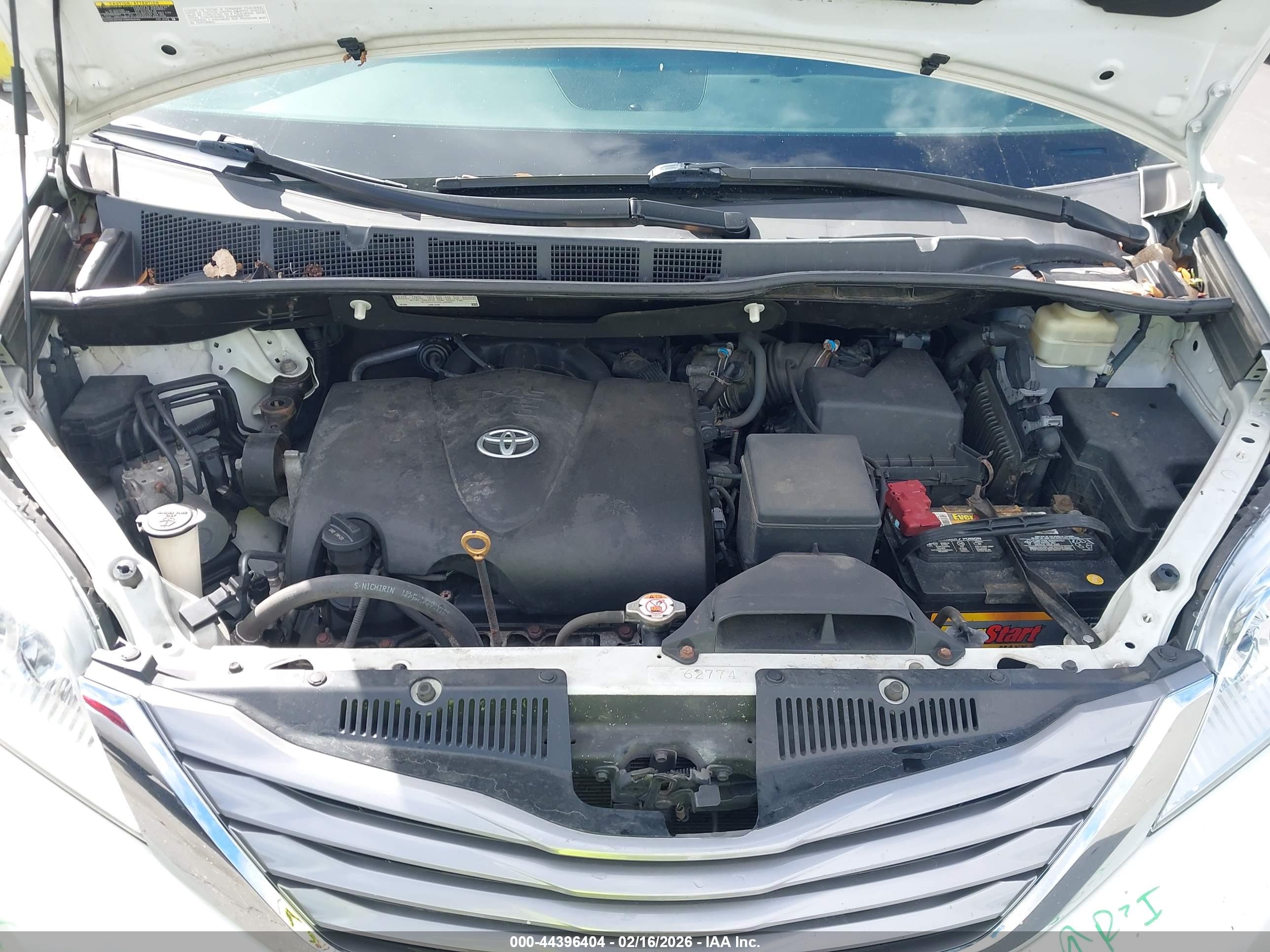 TOYOTA SIENNA image 10