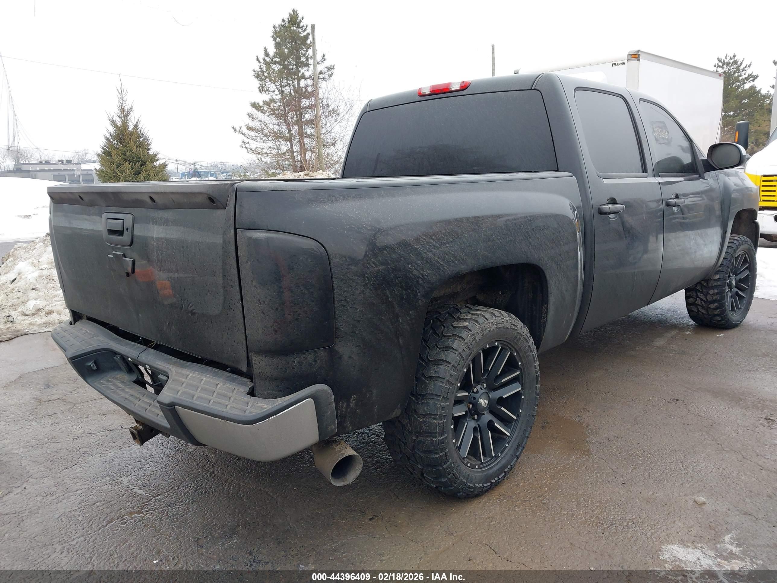 CHEVROLET SILVERADO image 4