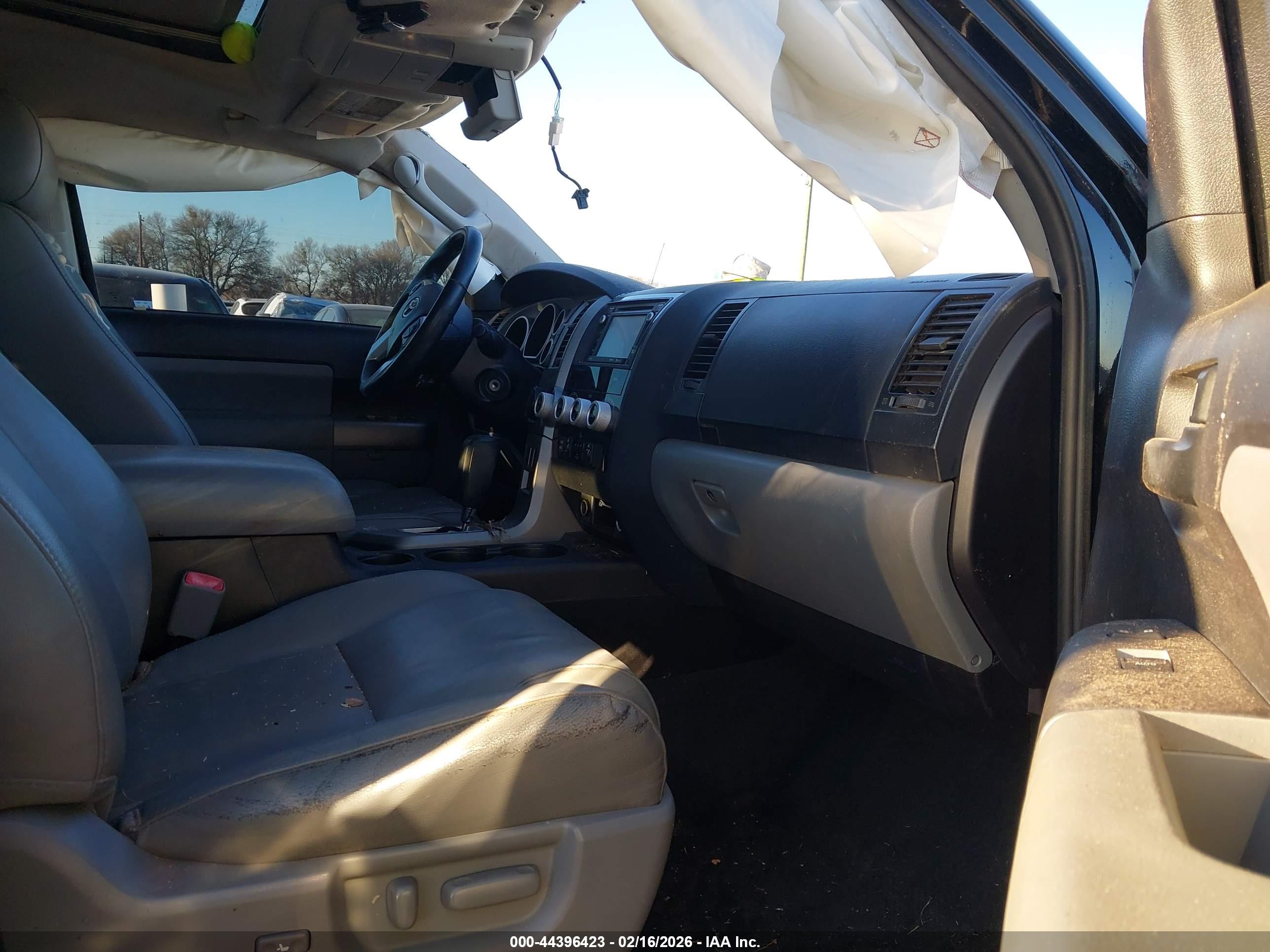 TOYOTA SEQUOIA image 5