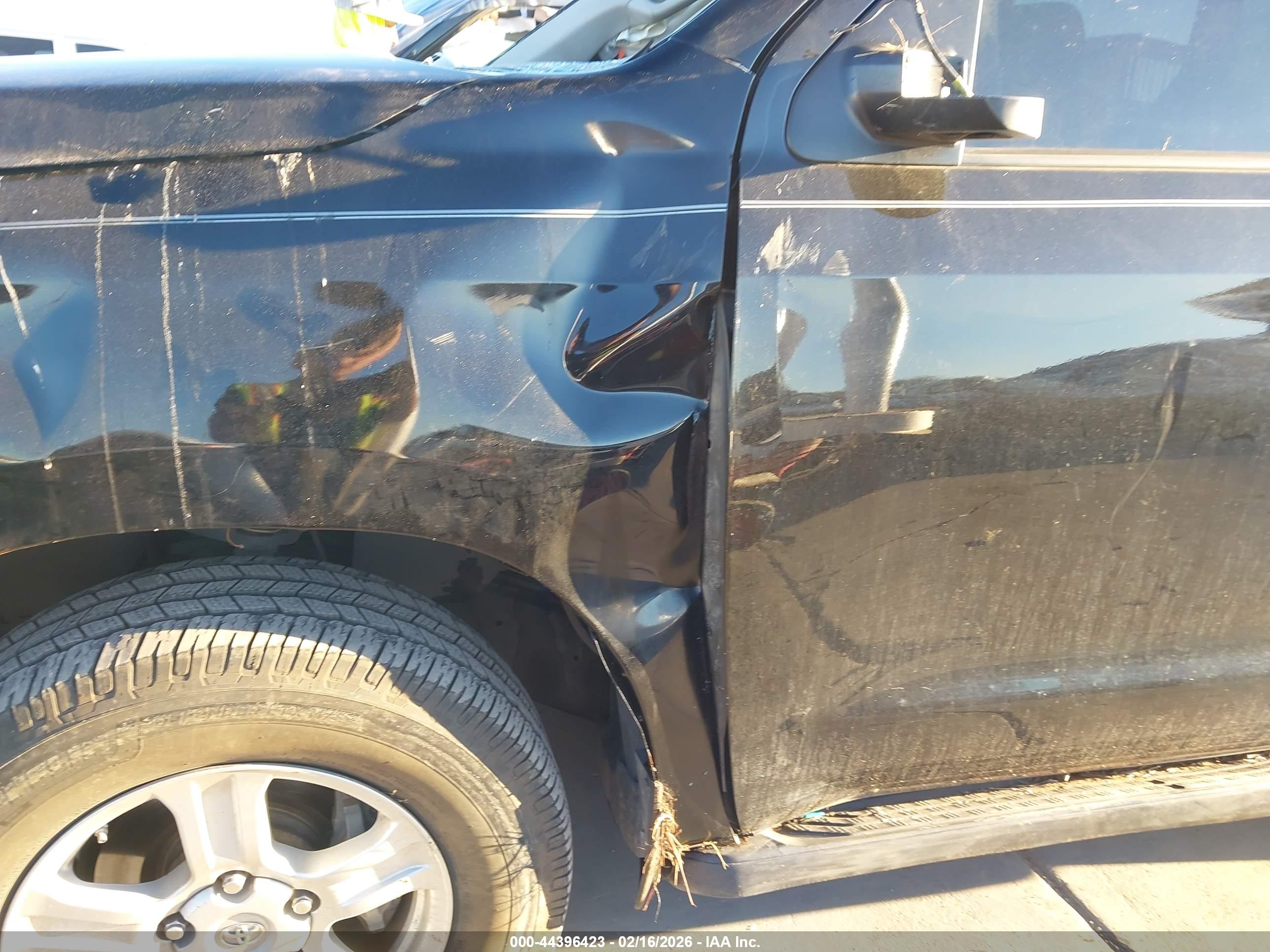 TOYOTA SEQUOIA image 6