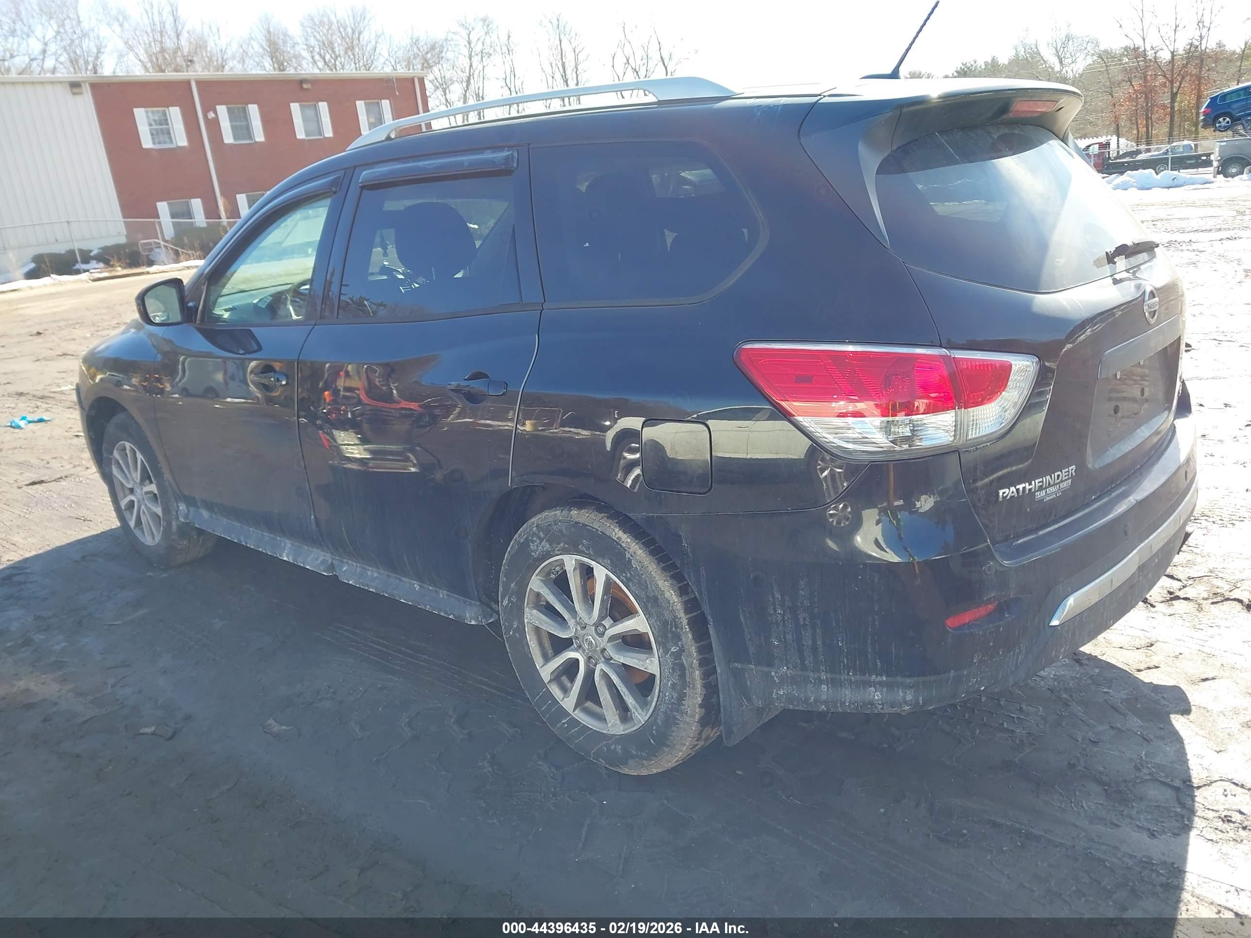 NISSAN PATHFINDER image 3