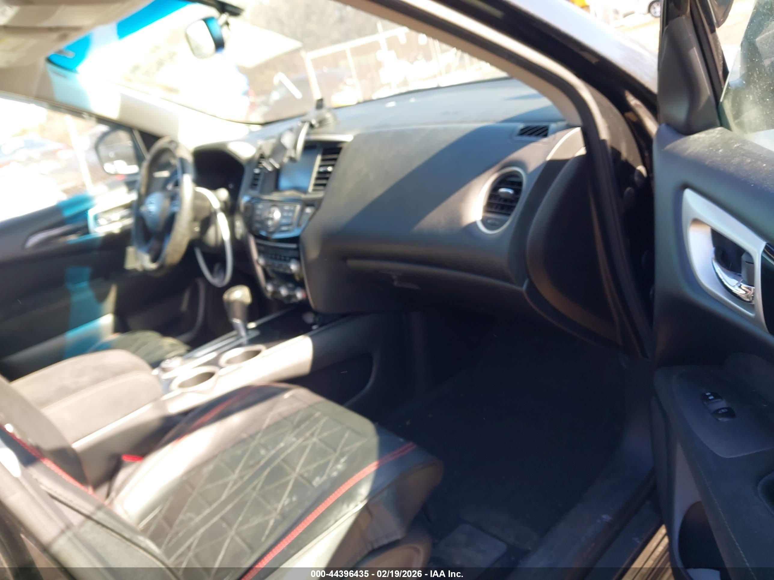 NISSAN PATHFINDER image 5