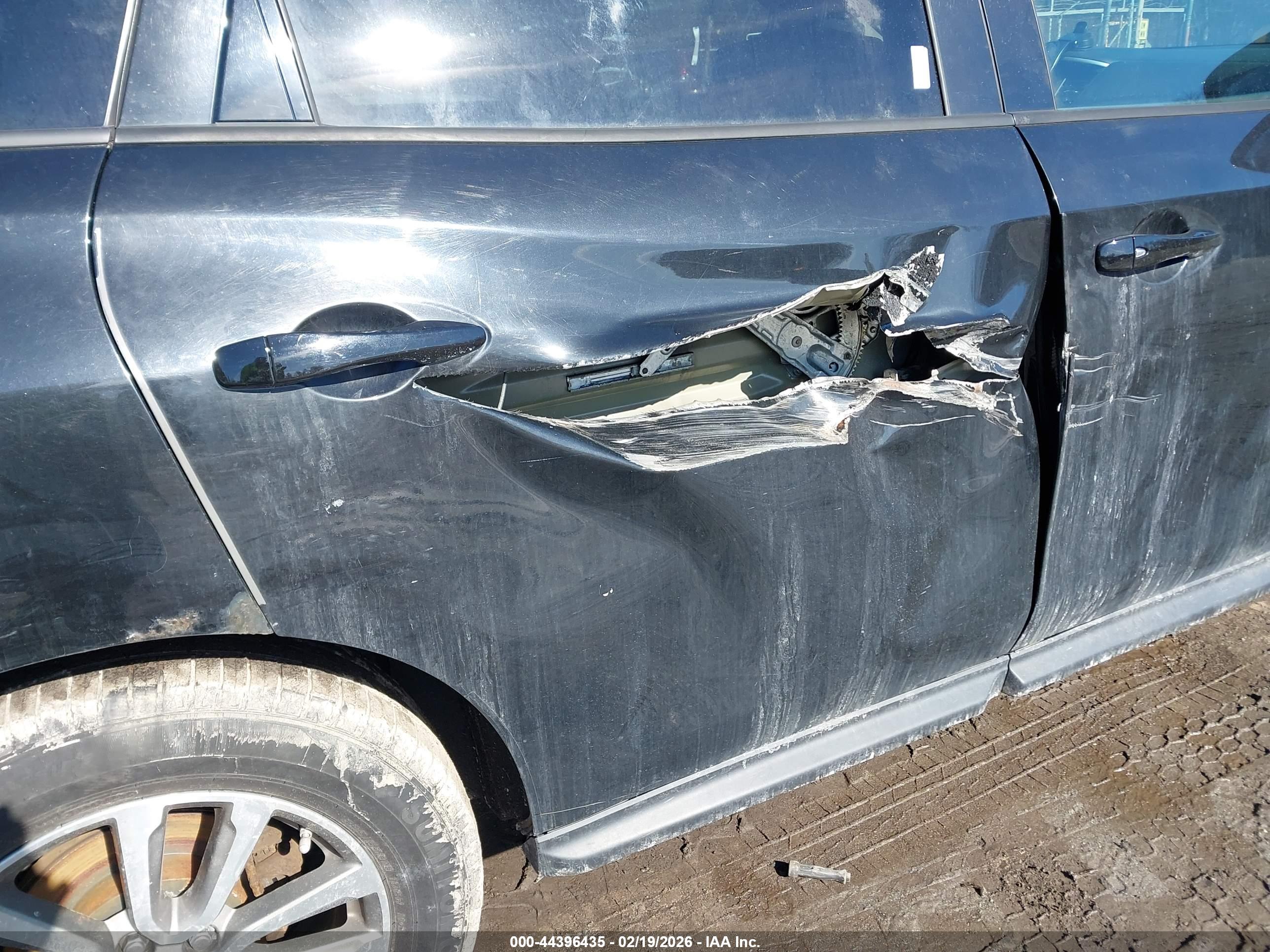 NISSAN PATHFINDER image 6