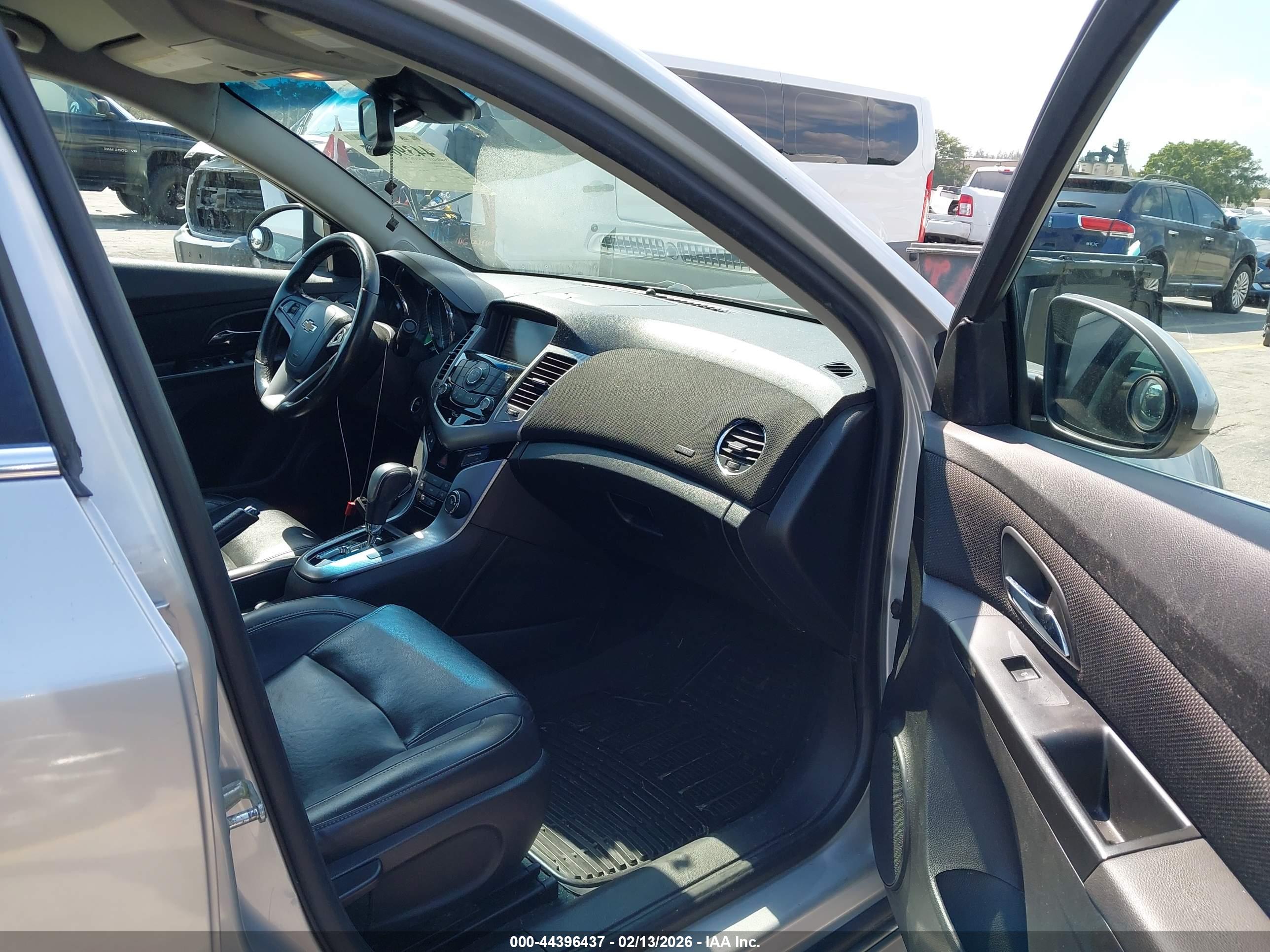 CHEVROLET CRUZE image 5