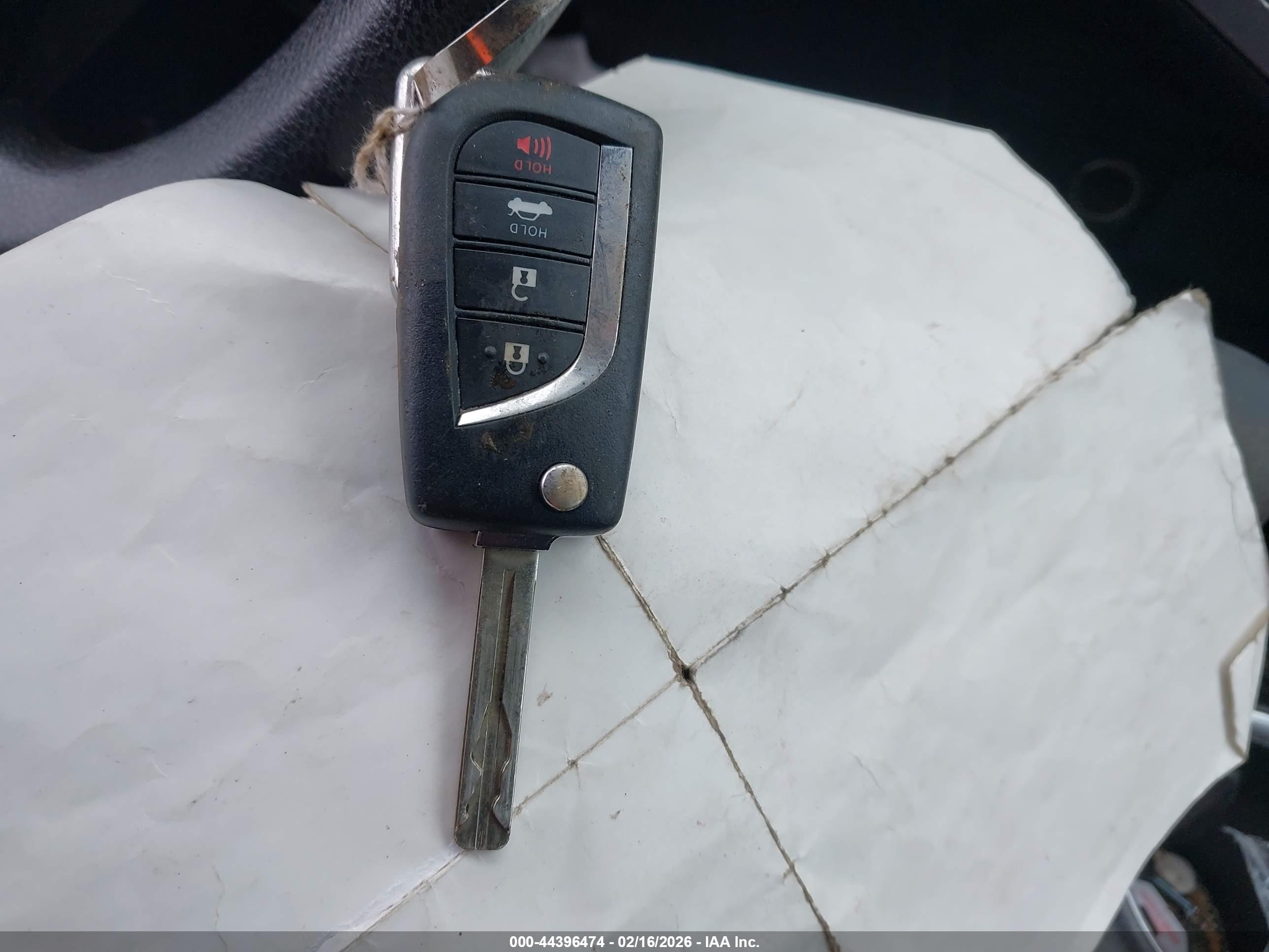 TOYOTA CAMRY image 11