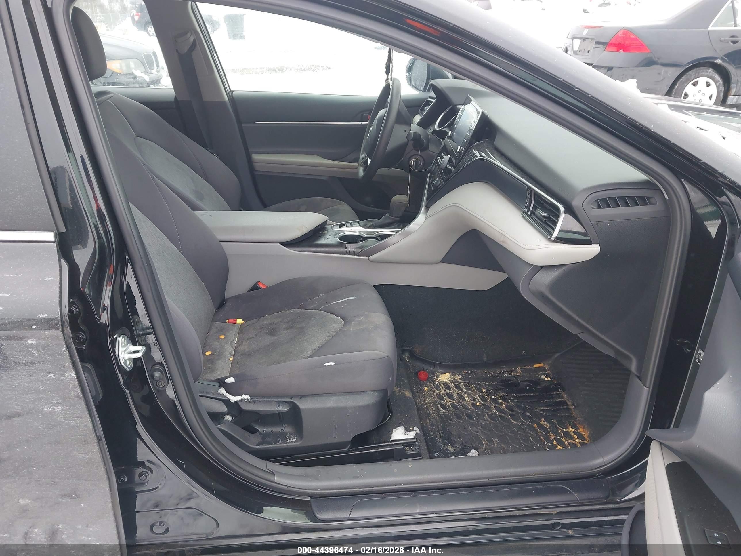 TOYOTA CAMRY image 5