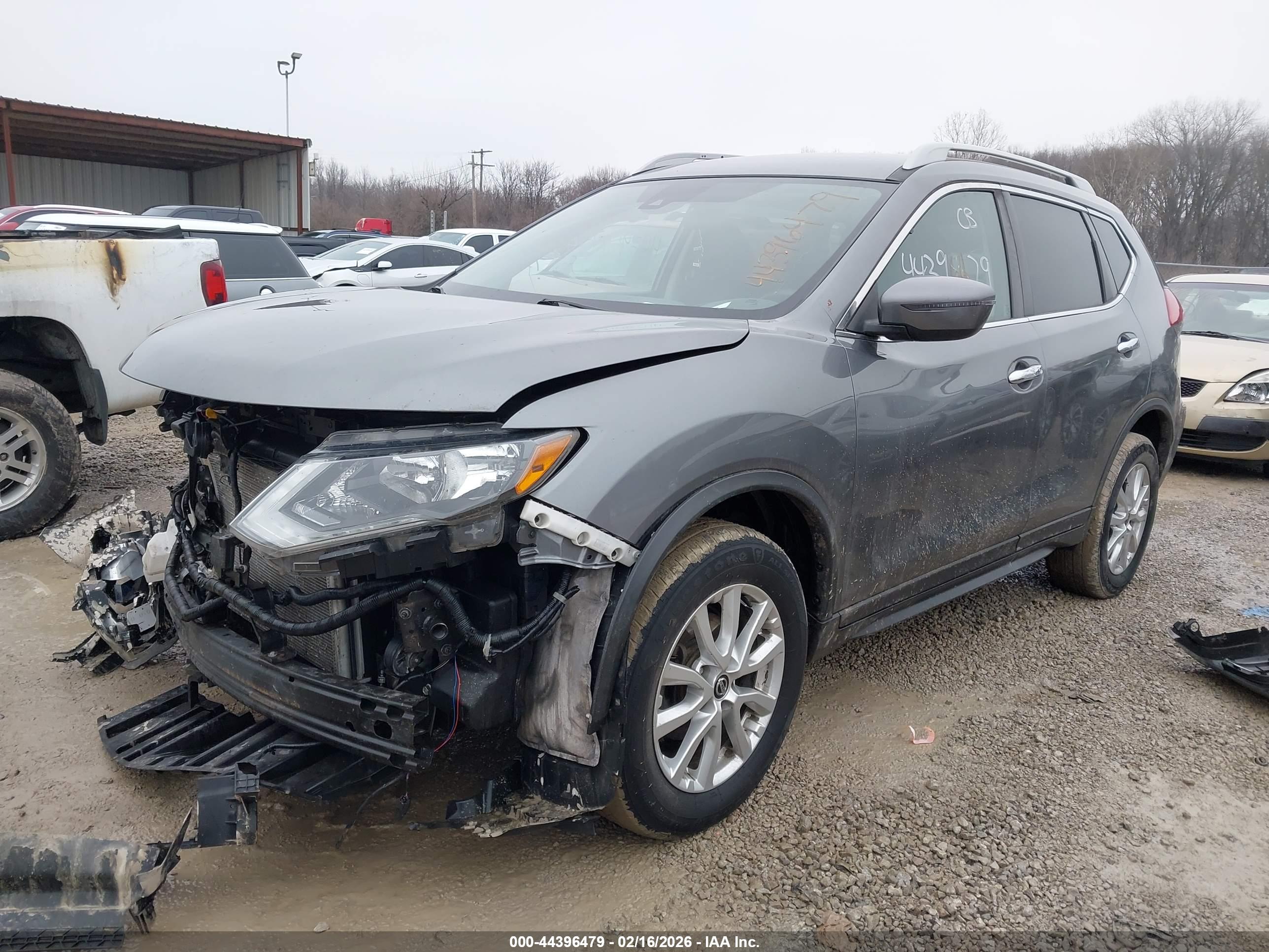 NISSAN ROGUE image 2