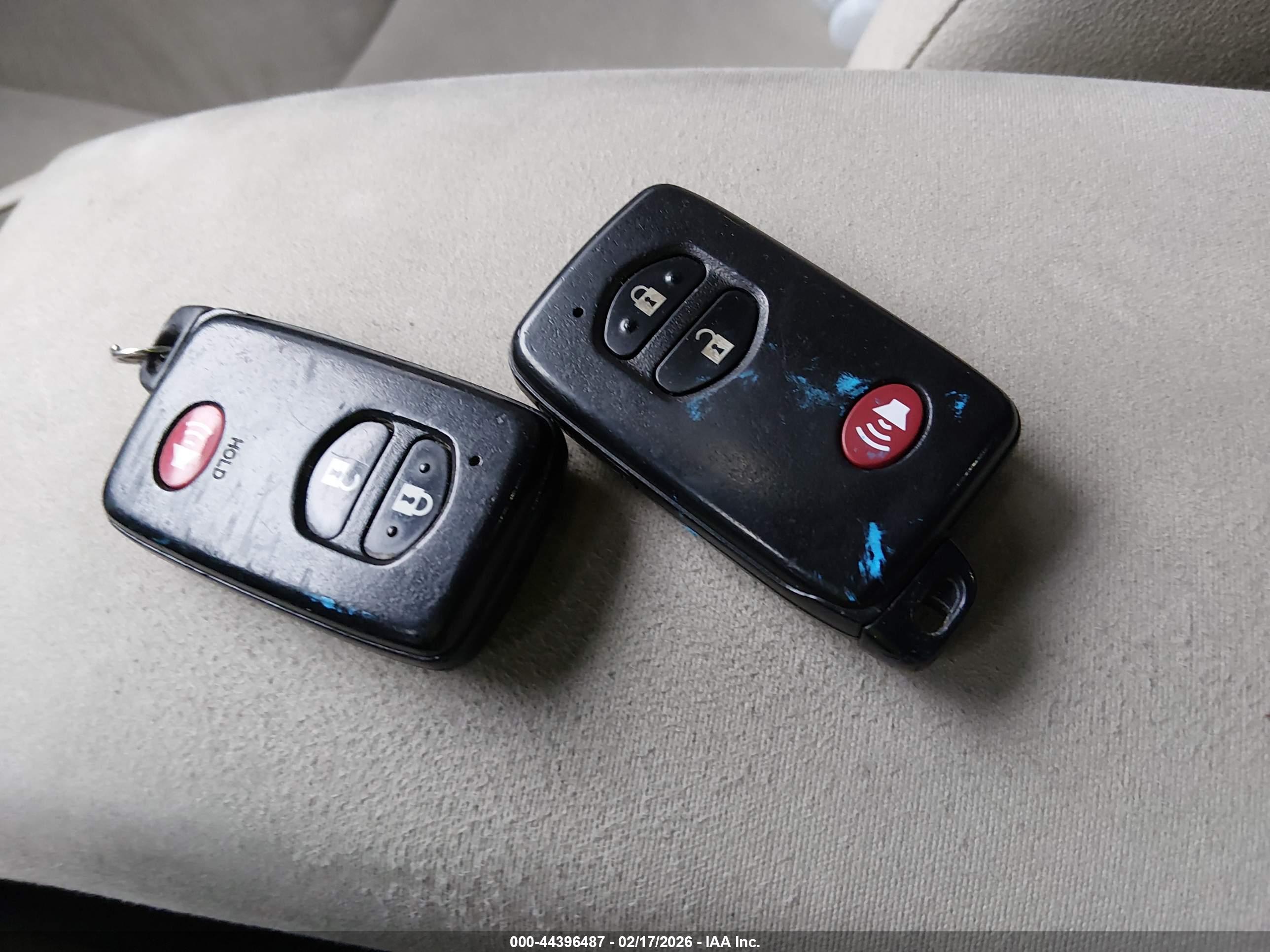 TOYOTA PRIUS image 11
