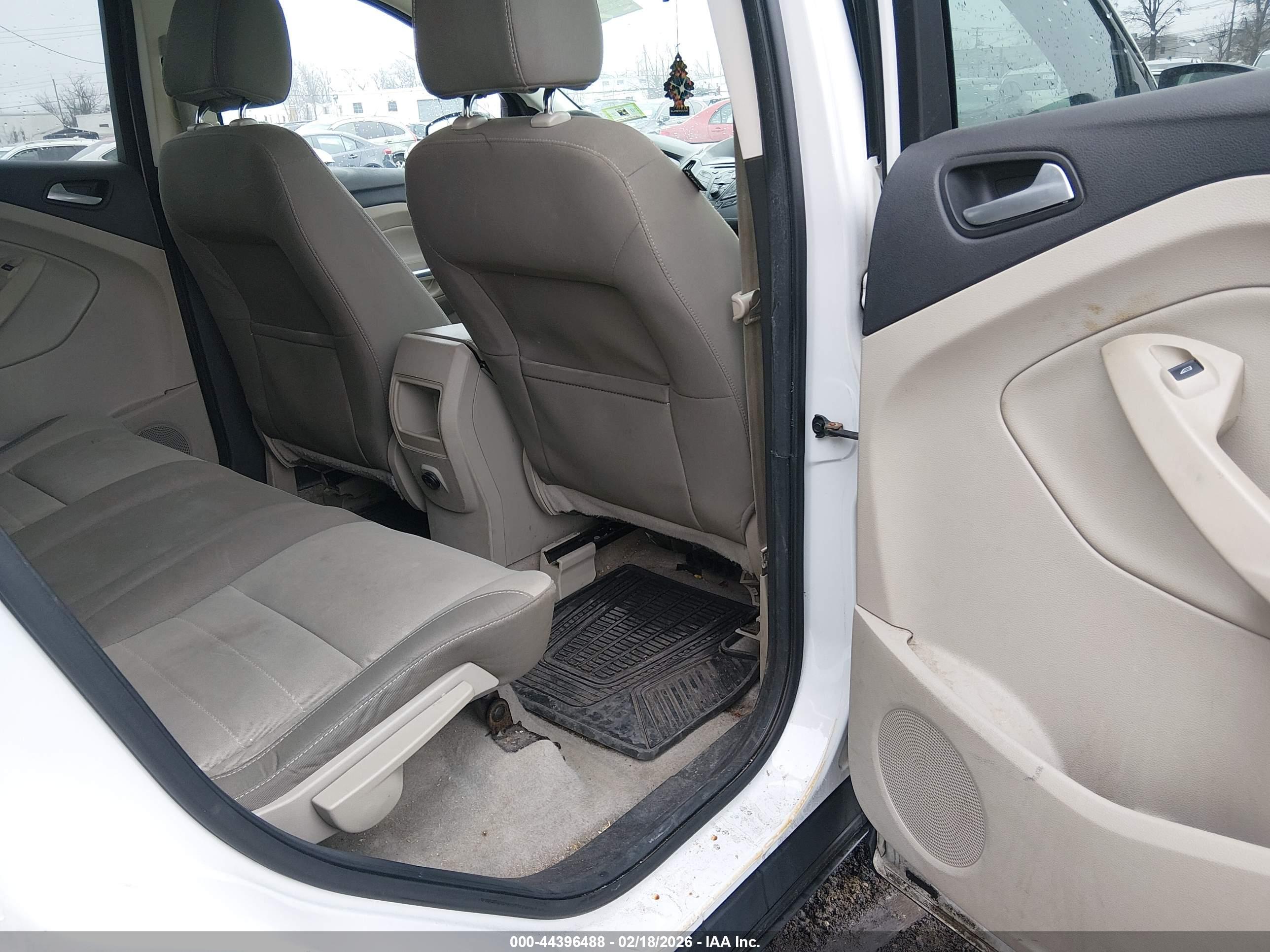 FORD ESCAPE image 8