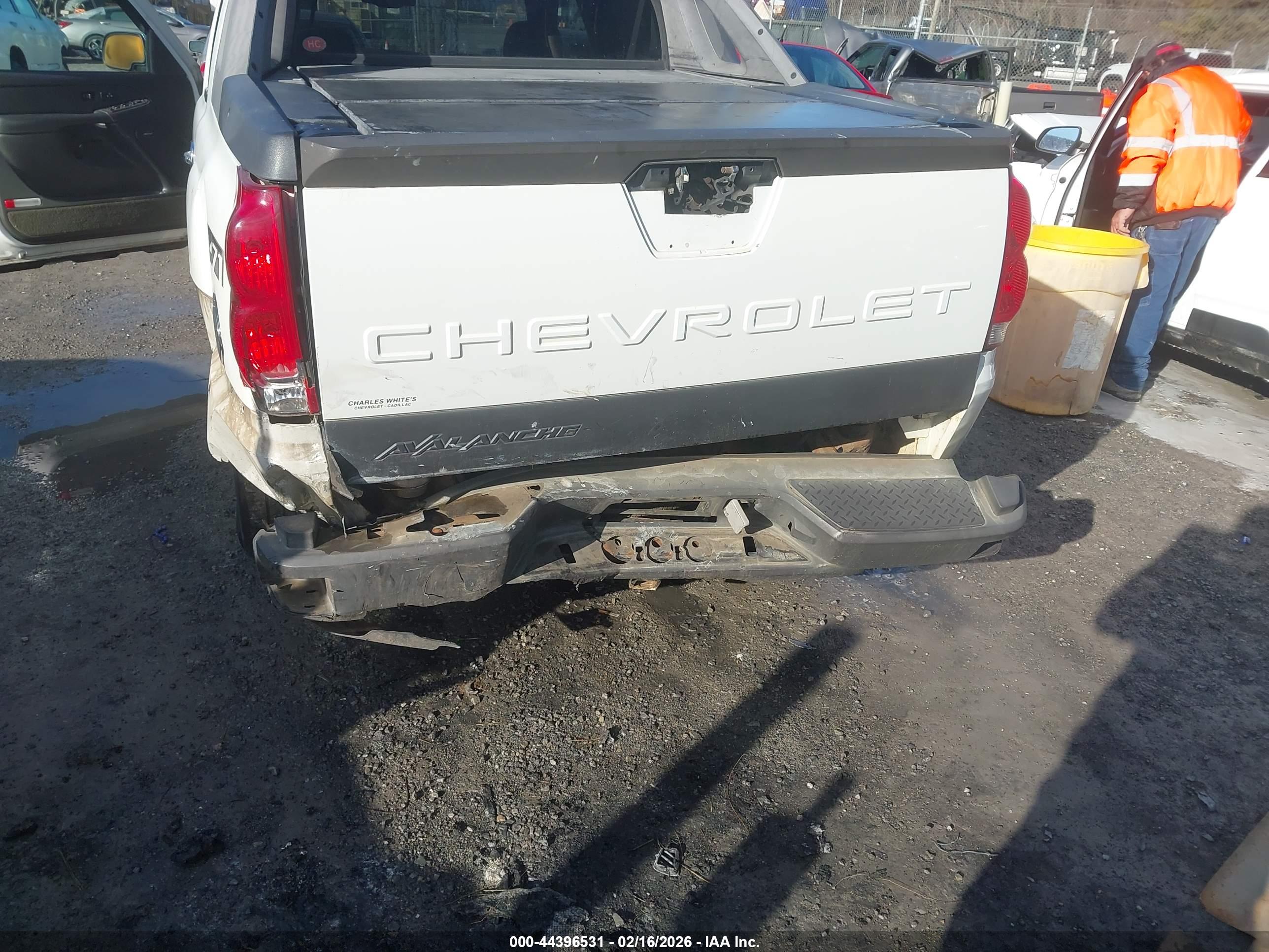 CHEVROLET AVALANCHE image 6