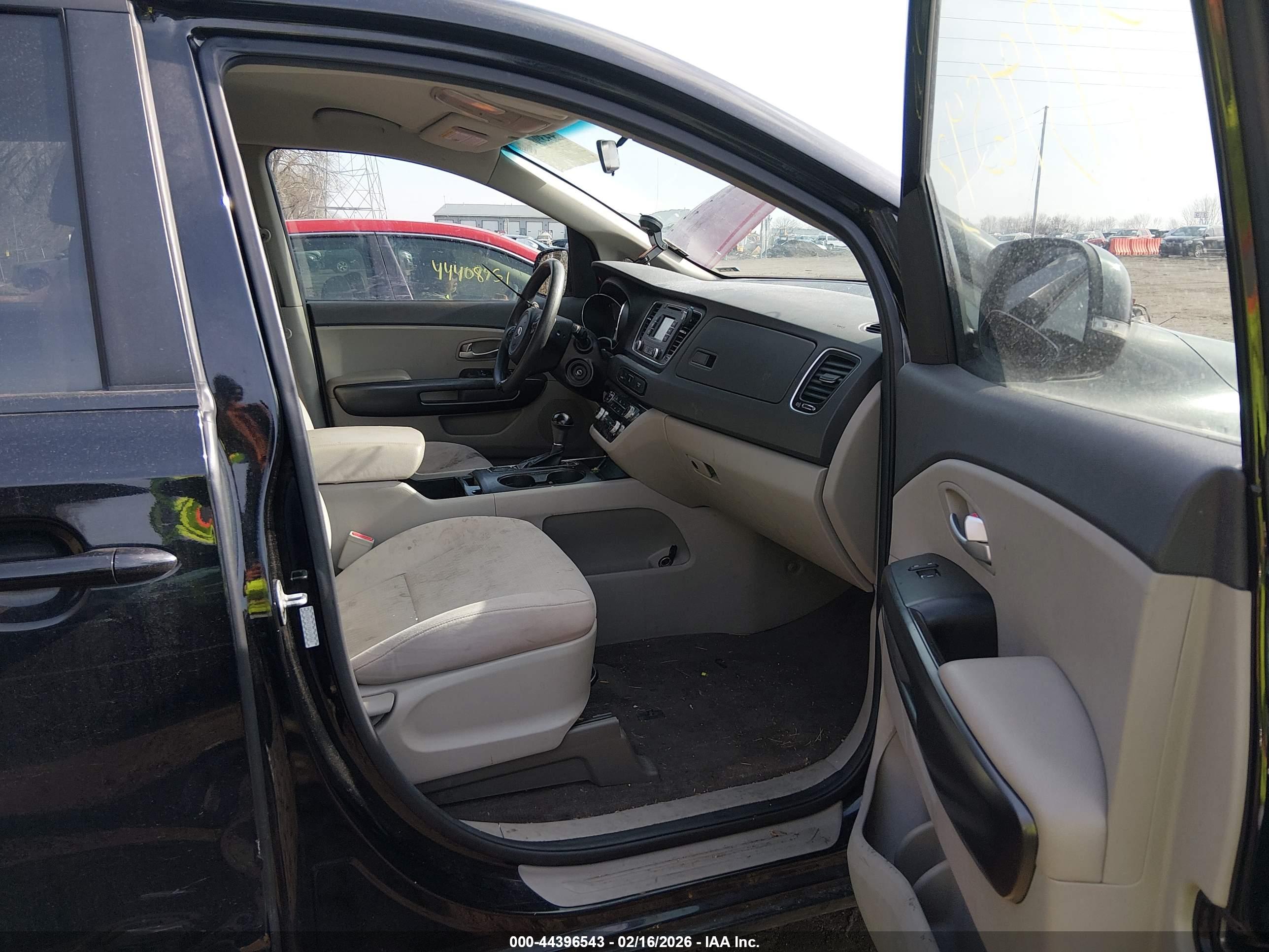KIA SEDONA image 5