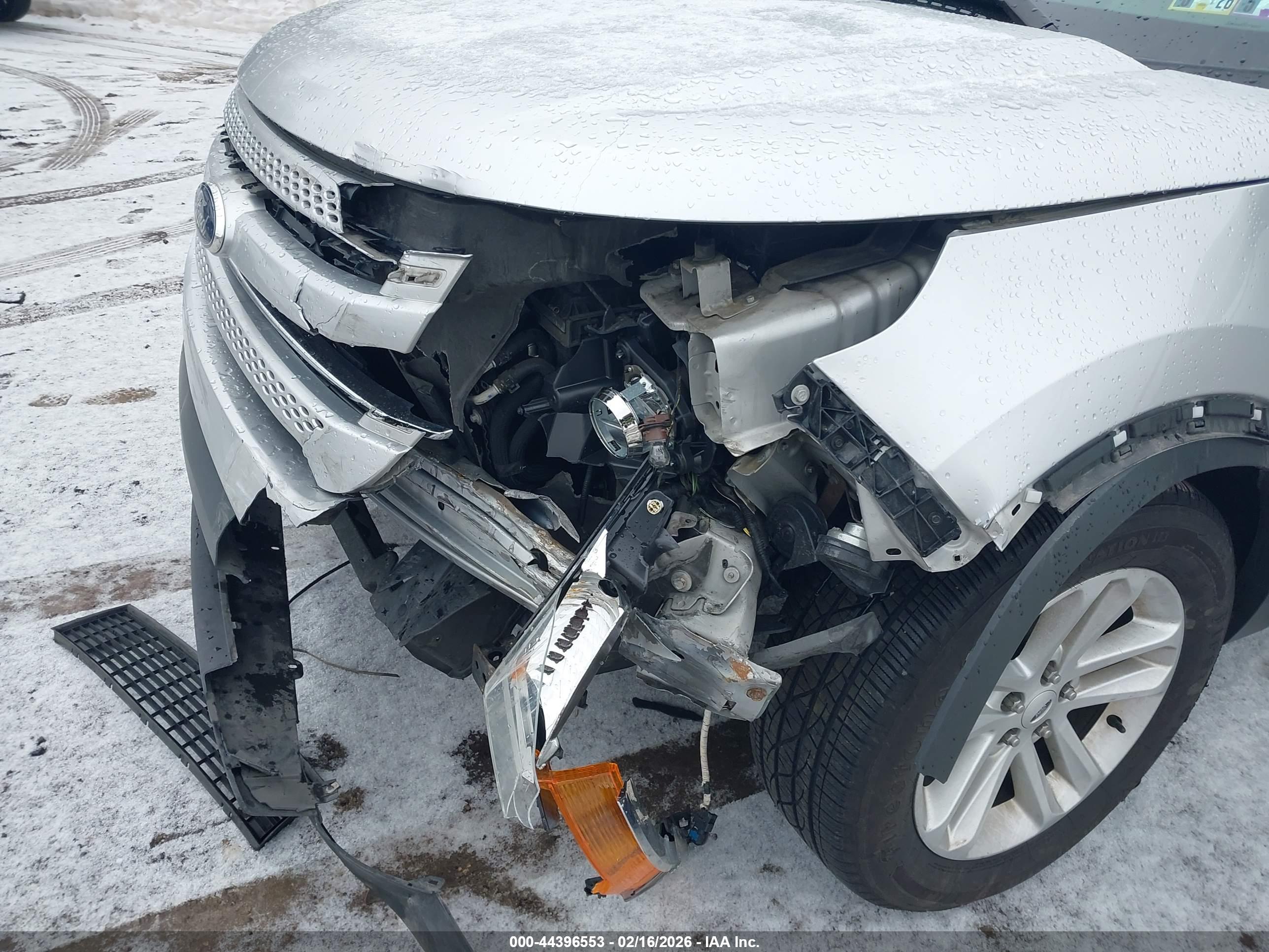 FORD EXPLORER image 6