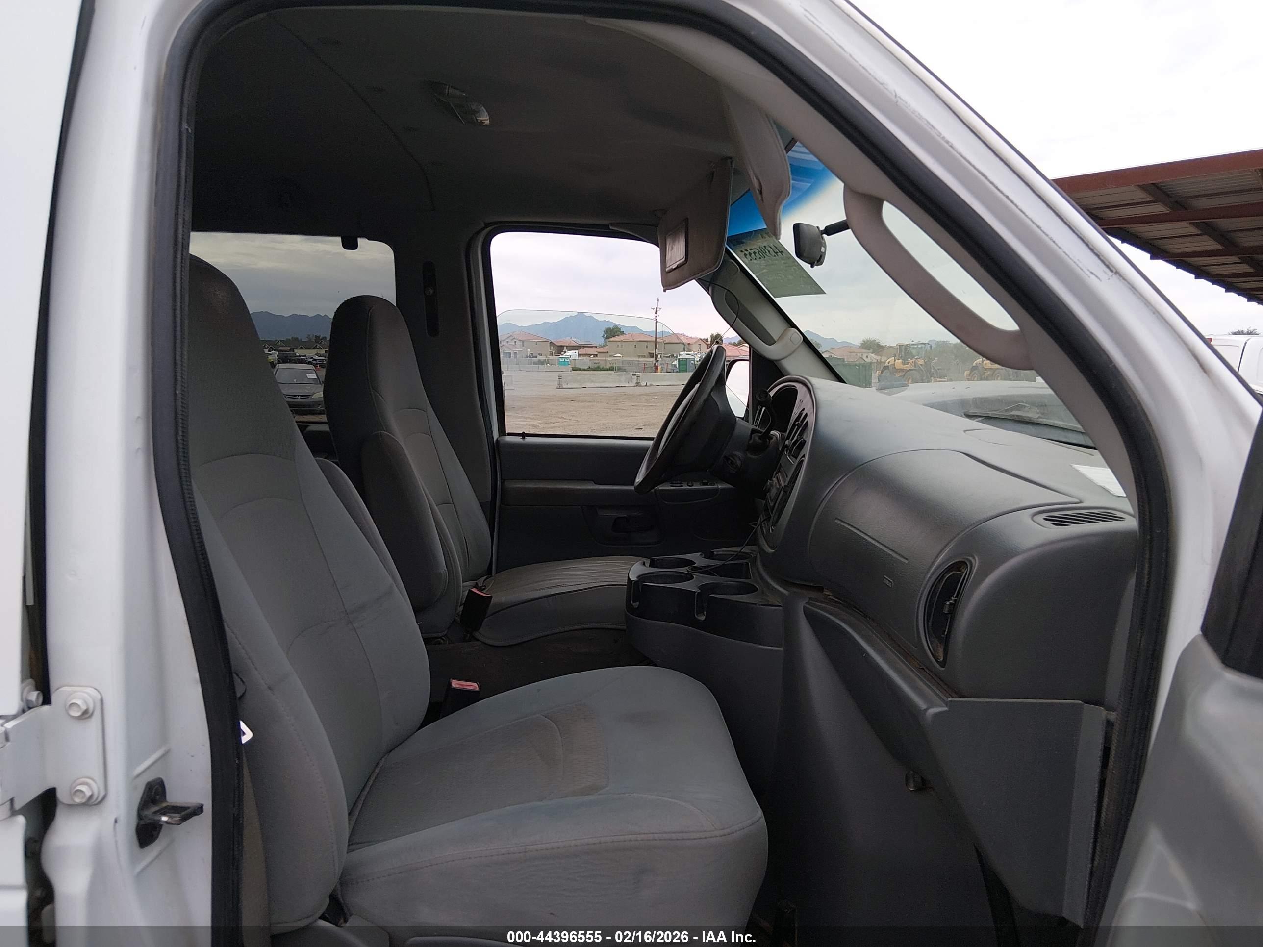 FORD E-350 image 5