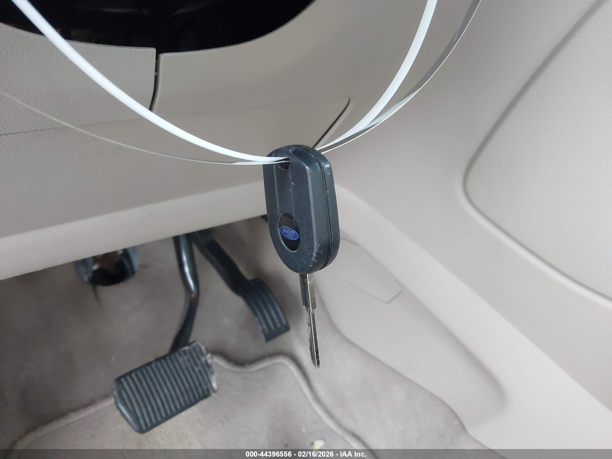 FORD ESCAPE image 11