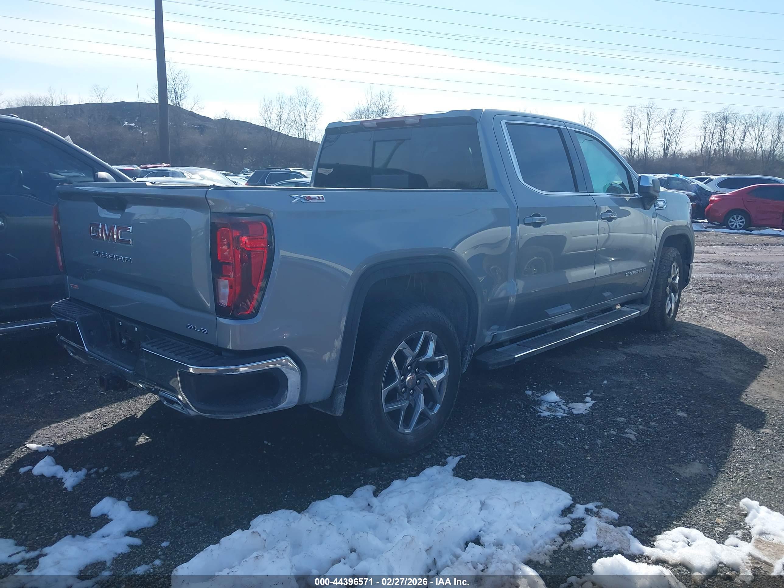 GMC SIERRA image 4